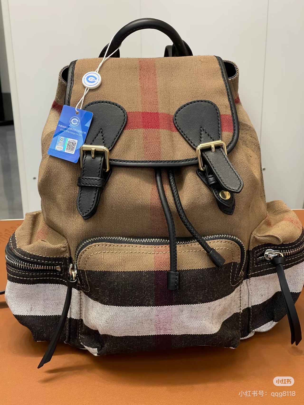 Borsa Burberry Immagine della parte superiore del corpo — photo 4