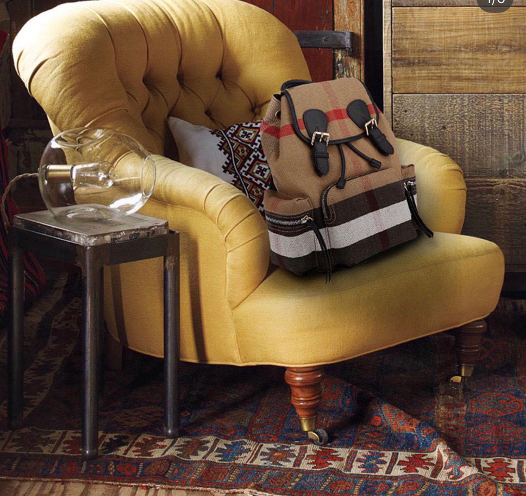 Borsa Burberry Immagine della parte superiore del corpo — photo 8