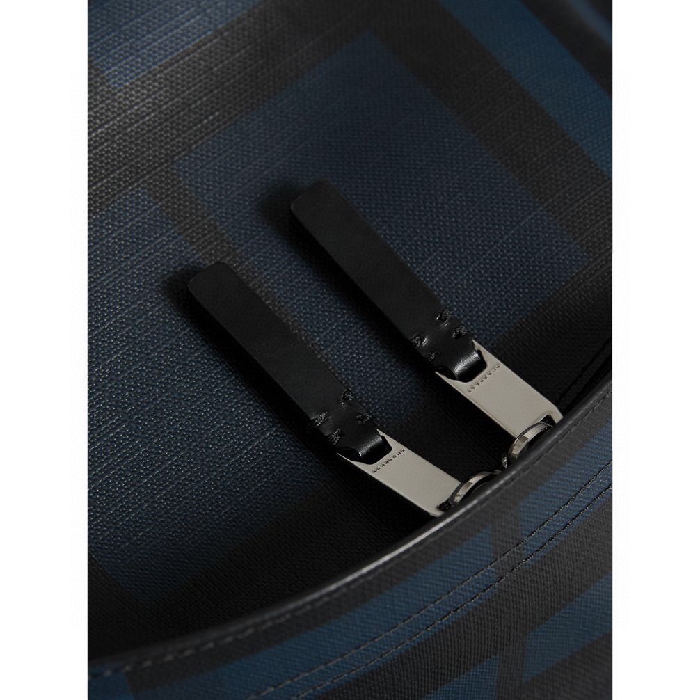Bolsa Burberry Foto do site oficial — photo 3