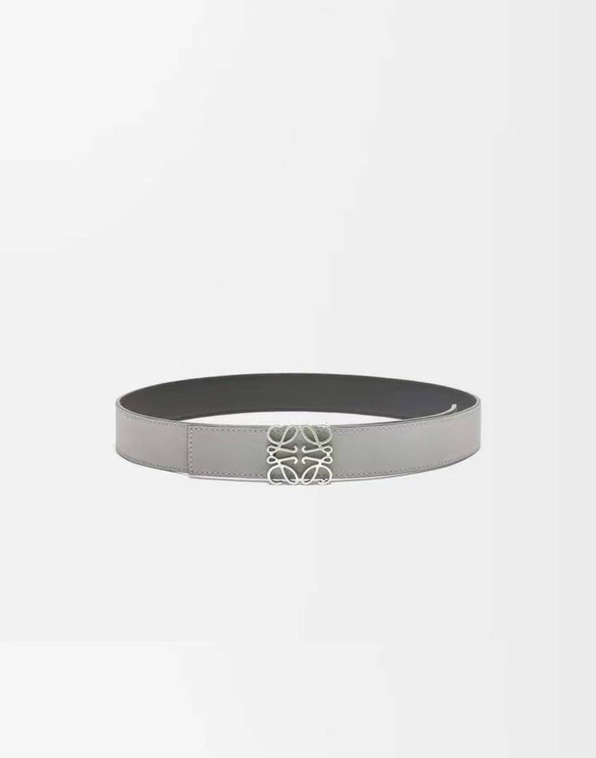 LOEWE  罗意威   宽度：3.5CM   🎉🎉🎉 专柜最新同款腰   代购品质   配有亮面LOE