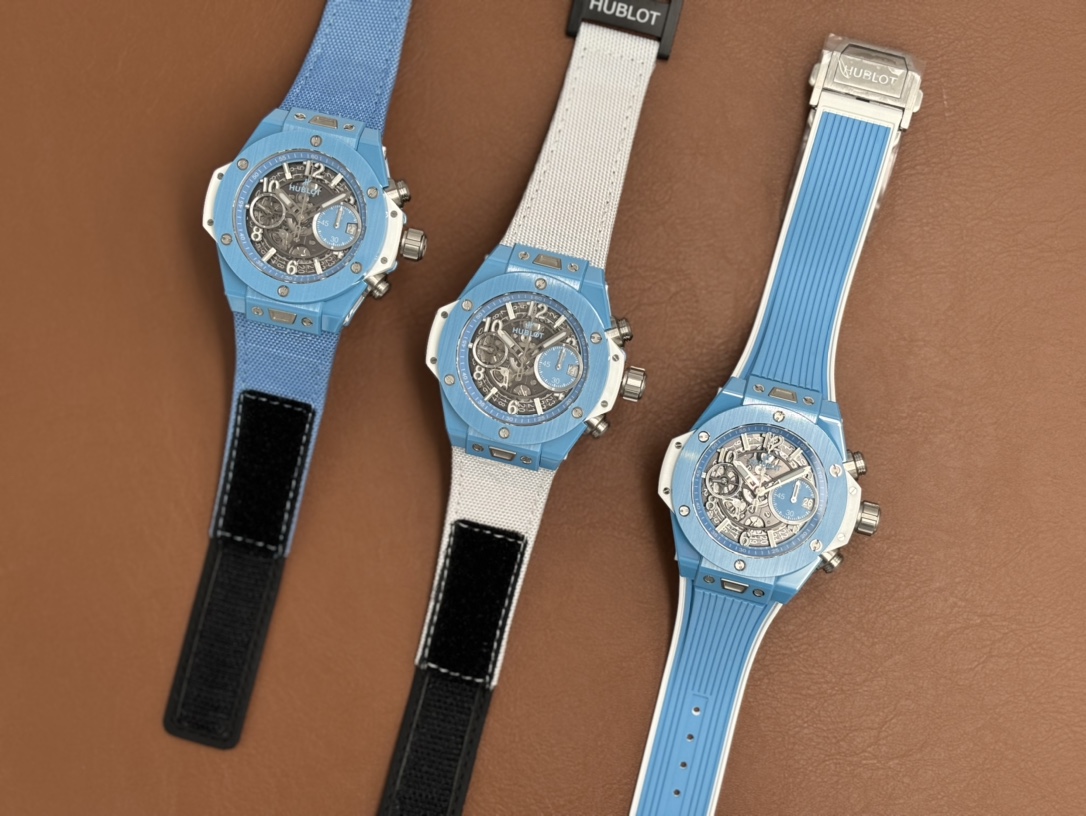 HUBLOT URICO Blue Wristwatch with Coloured Ceramics and Superior Functionality - 图片 4