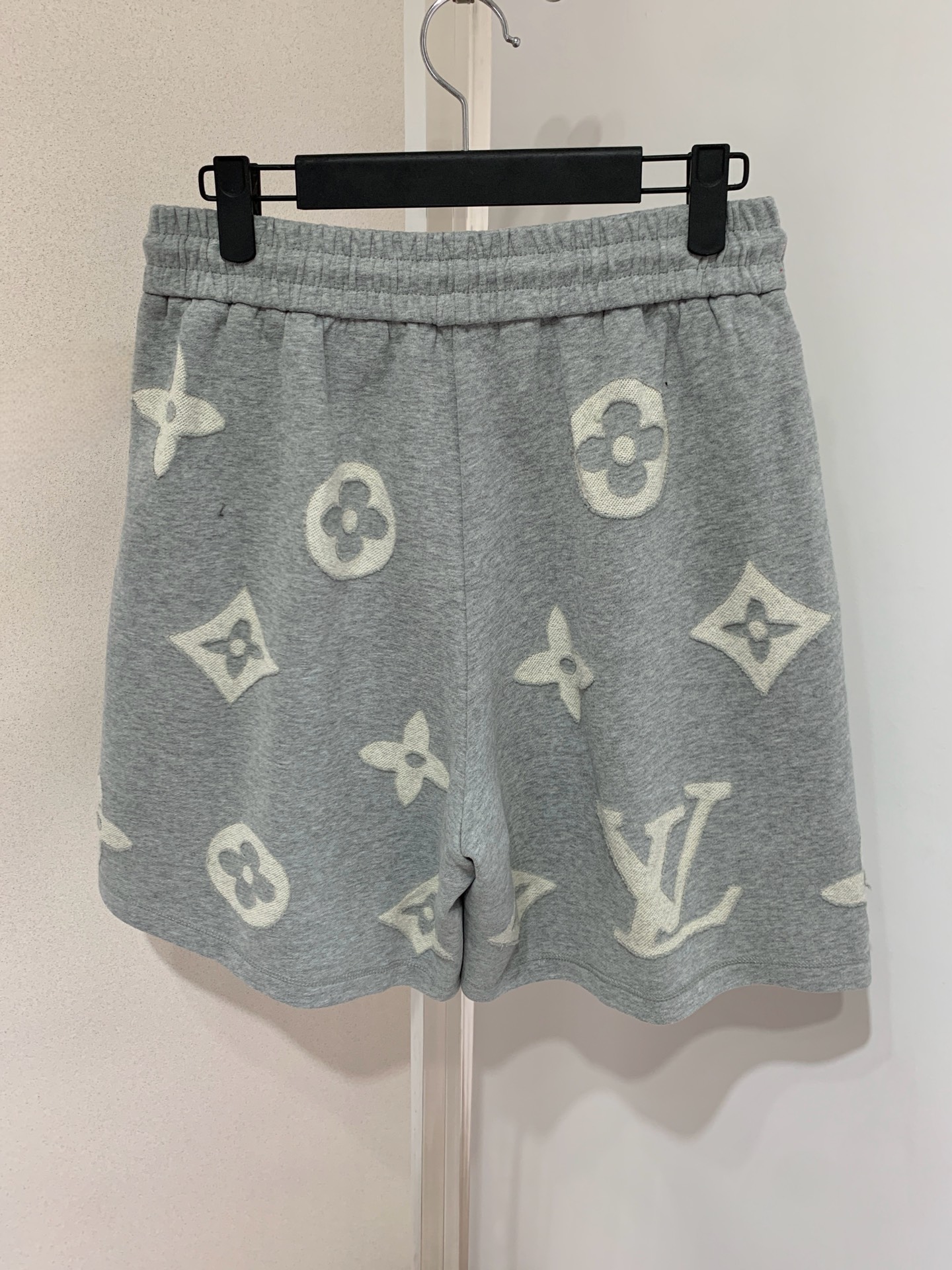 Louis Vuitton Summer Shorts - Floral Design, Heavy Craftsmanship, Unisex S-XL 3 i1743955678028 3259 0 1