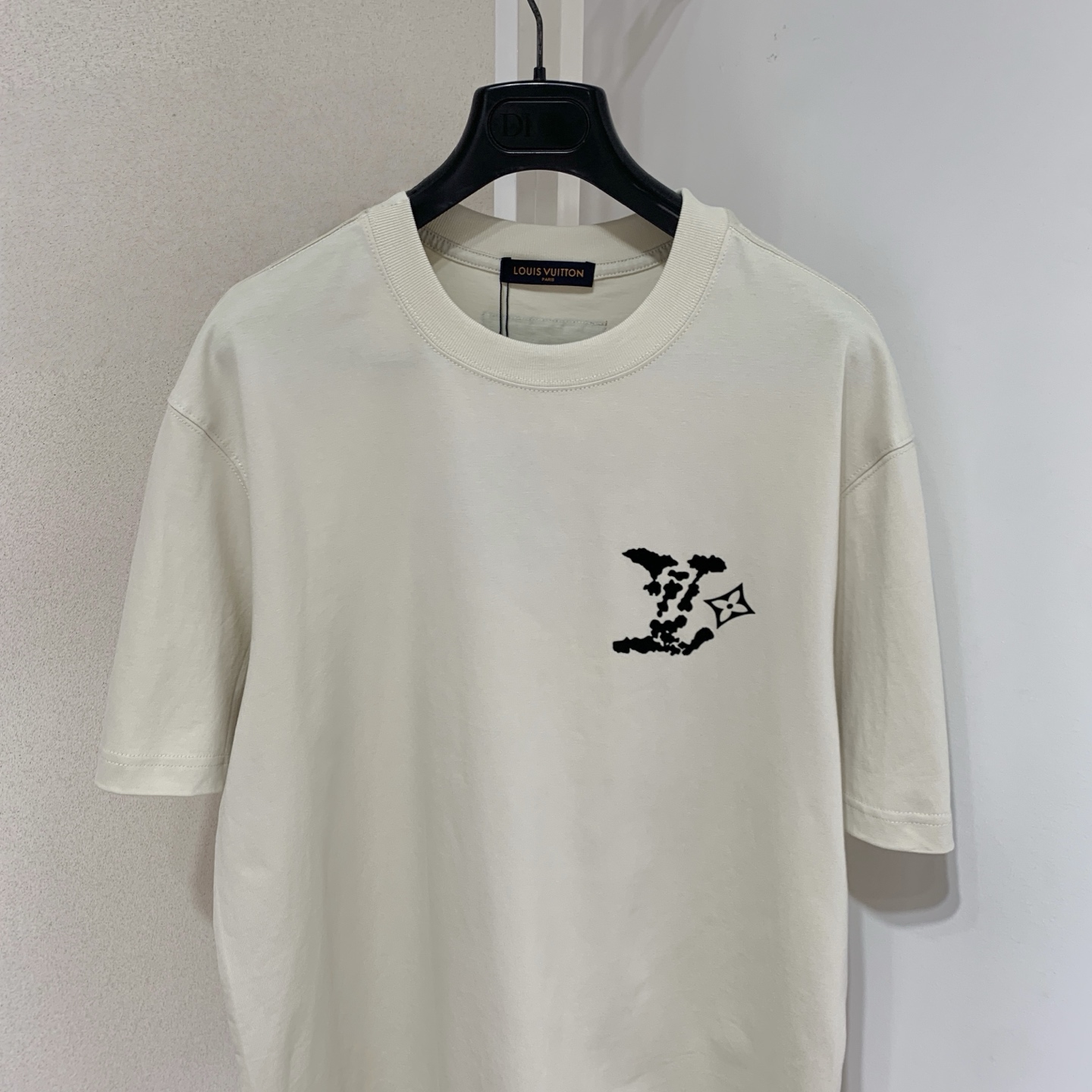 Louis Vuitton 2025 Summer T-Shirt - High Quality, Unisex Design 3 i1748365307240 191 0 1