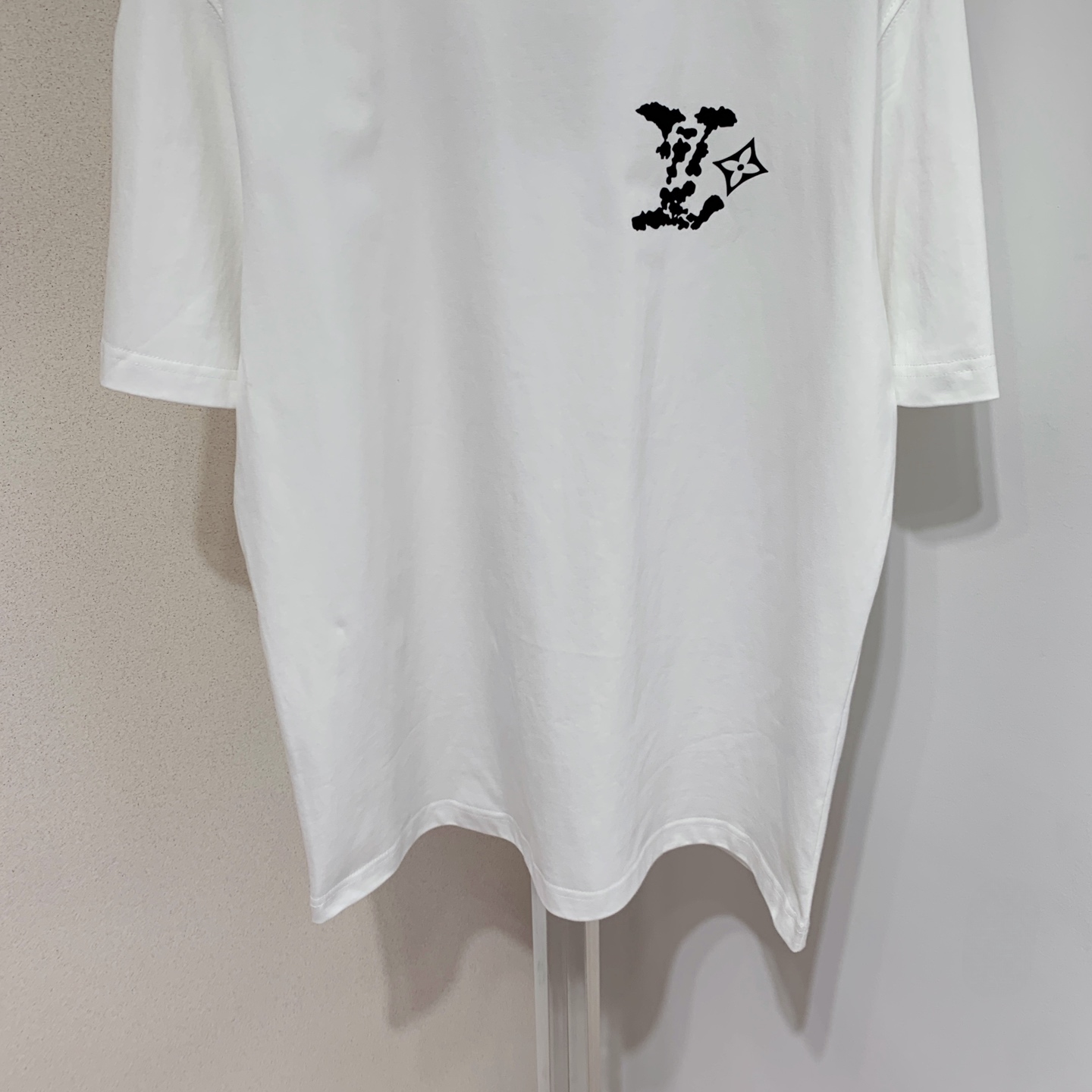 Louis Vuitton 2025 Summer T-Shirt: High-Quality Unisex Tee - Various Sizes 4 i1748365324884 9042 0 2