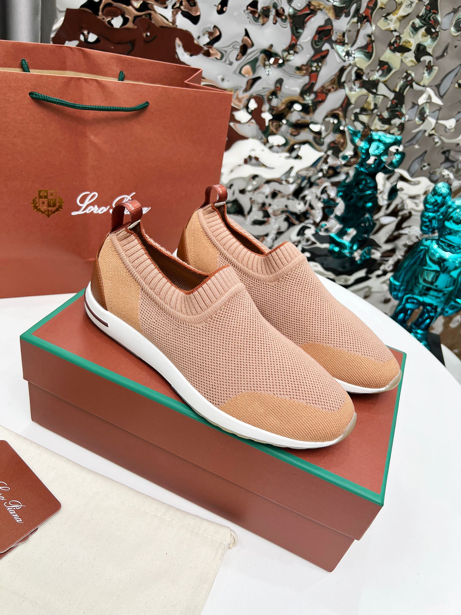 NO:781776,[Loro Piana] Couple style, code number: 35-44 (female 41, male 38.45. Customized) Italy [Loro Piana] Tennis walk series LP couple casual sports flying woven shoes. Original purchase and development. This product is made of imported nylon velvet and developed from the original board. It is light, comfortable and breathable, suitable for all seasons.,, loro piana, loro piana19860909【Loro Piana】 情侣款,码数:35-44(女41.男38.45.定做 ) 意大利【Loro Piana】诺悠翩雅Tennis walk系列 LP情侣装休闲 运动飞织鞋 原版购入开发本产品采用进口尼龙棉绒制作,原板开发,上脚轻便、舒适、透气,四季佳宜.,,loro piana,loro piana,Men's shoes