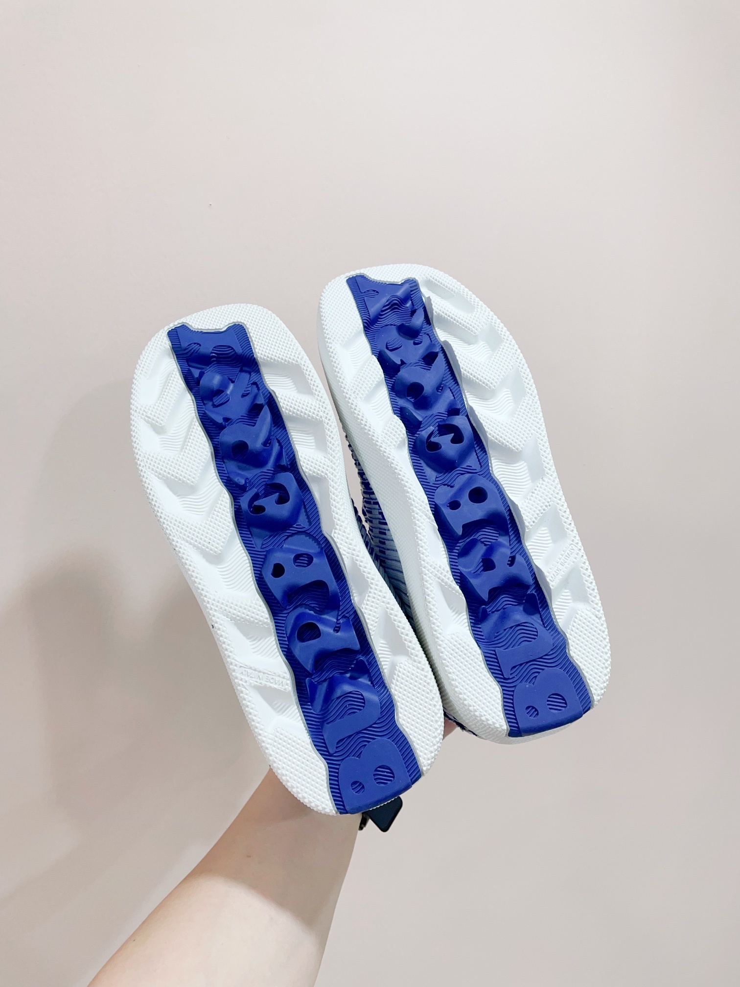 Burberr* 24-Year-Old Retrospect Shoegirls’ Sports Boards – Certified 2024s New 💯 - 图片 9