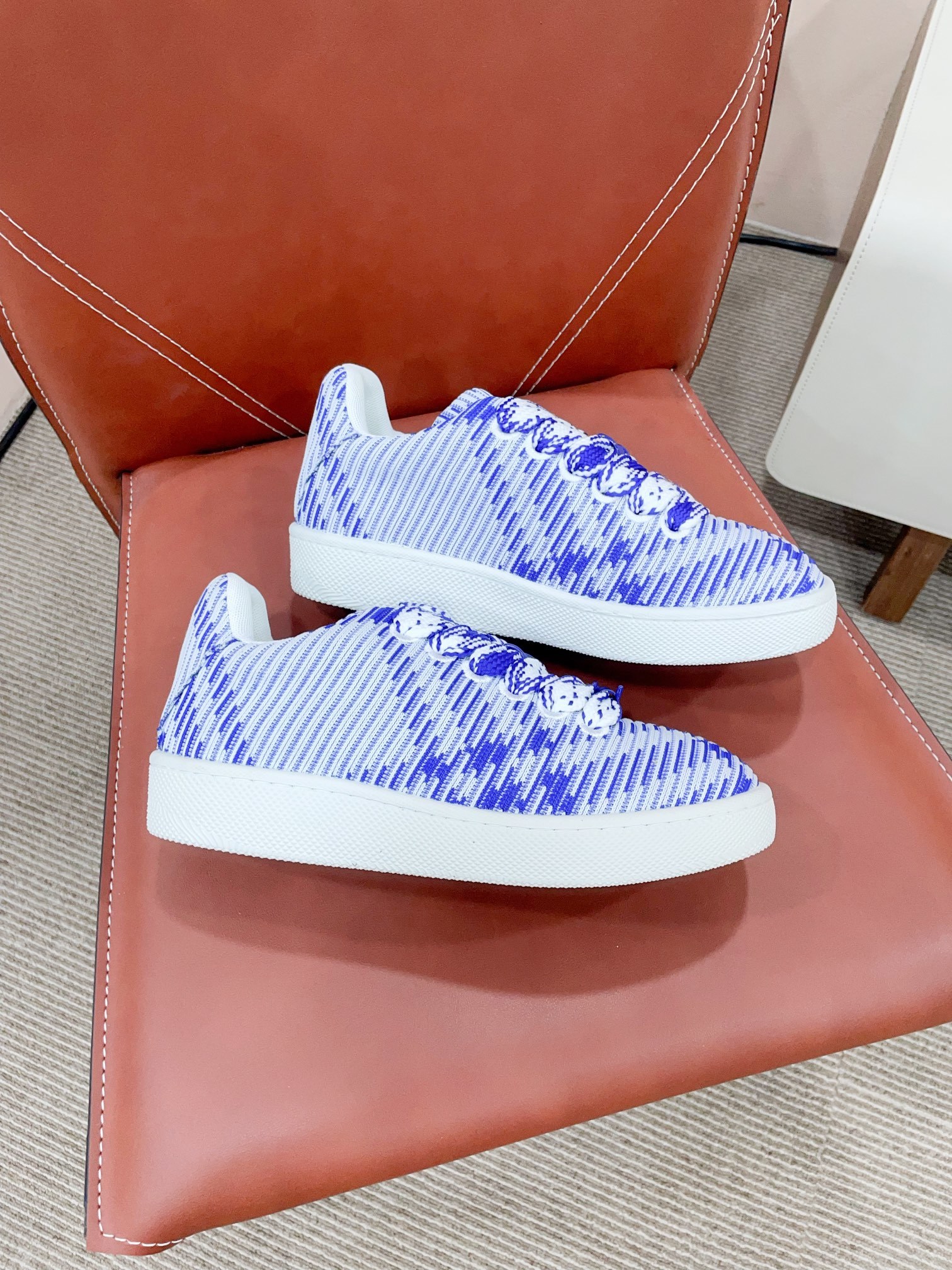 Burberr* 24-Year-Old Retrospect Shoegirls’ Sports Boards – Certified 2024s New 💯 - 图片 3