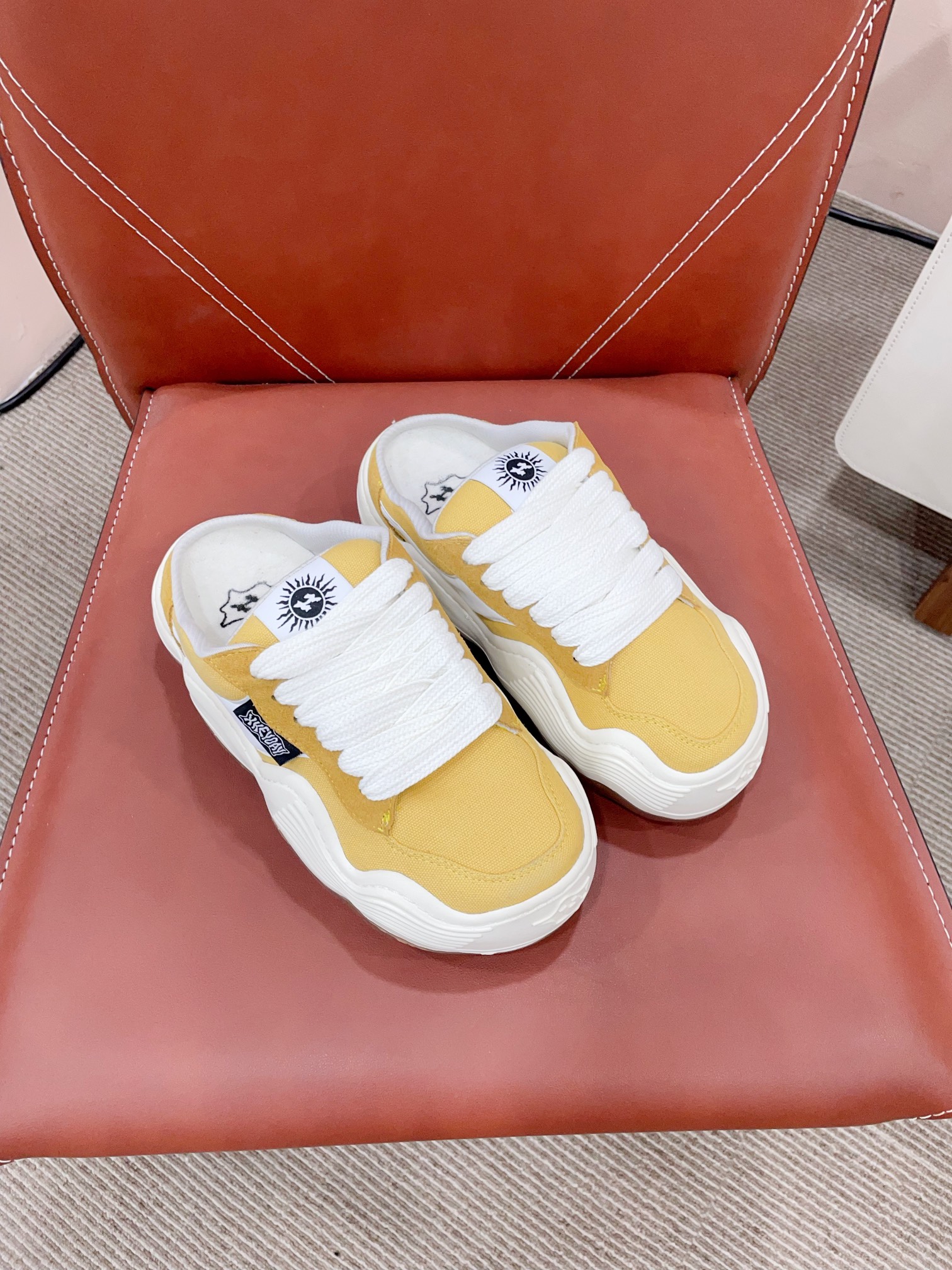HEYDA Unveils 2024s New Canvas Shoes with Original Design and Superior Comfort - 图片 2