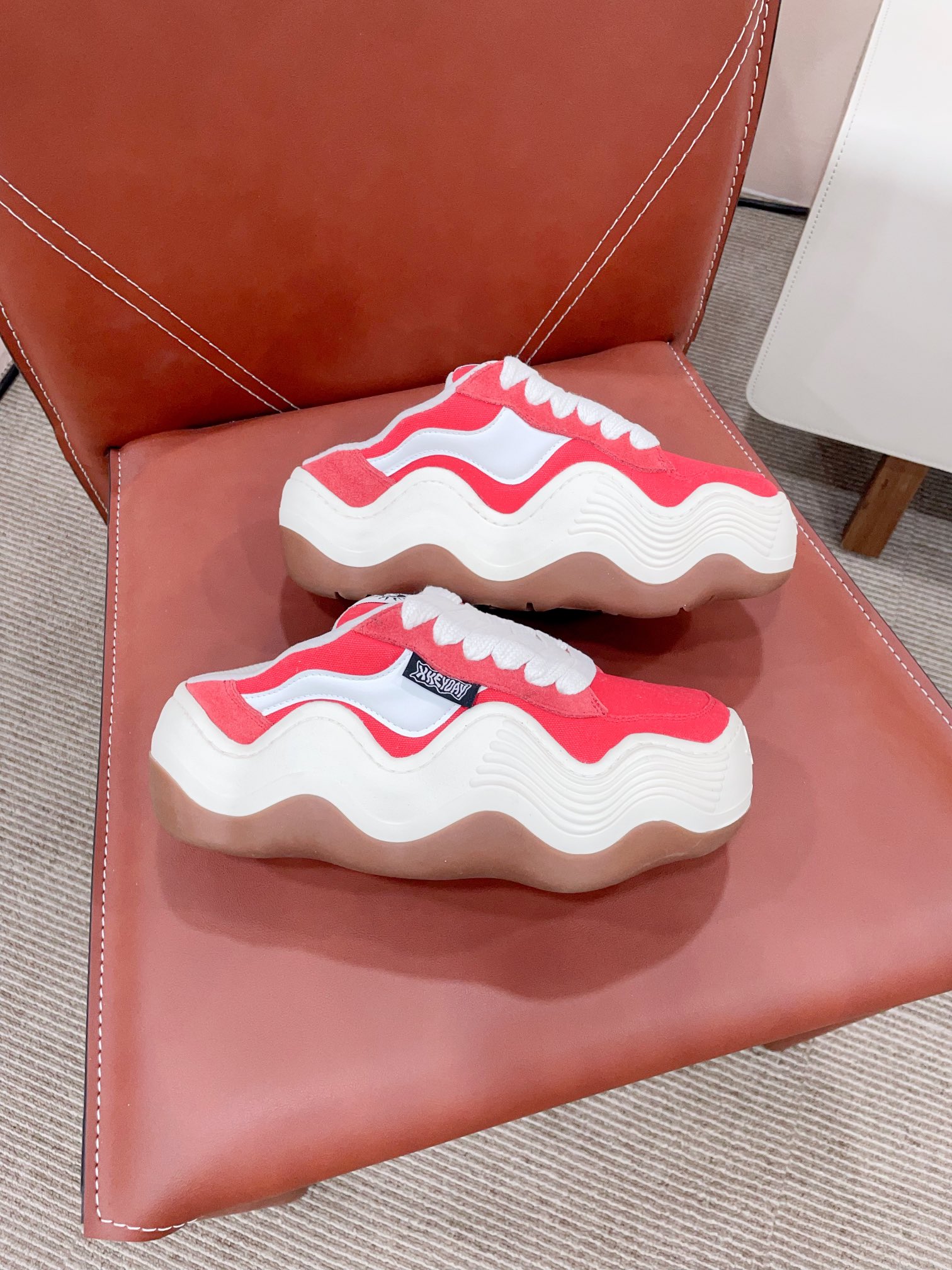 HEYDA Unveils 2024’s New Canvas Sneakers for Ultimate Comfort and Style - 图片 3