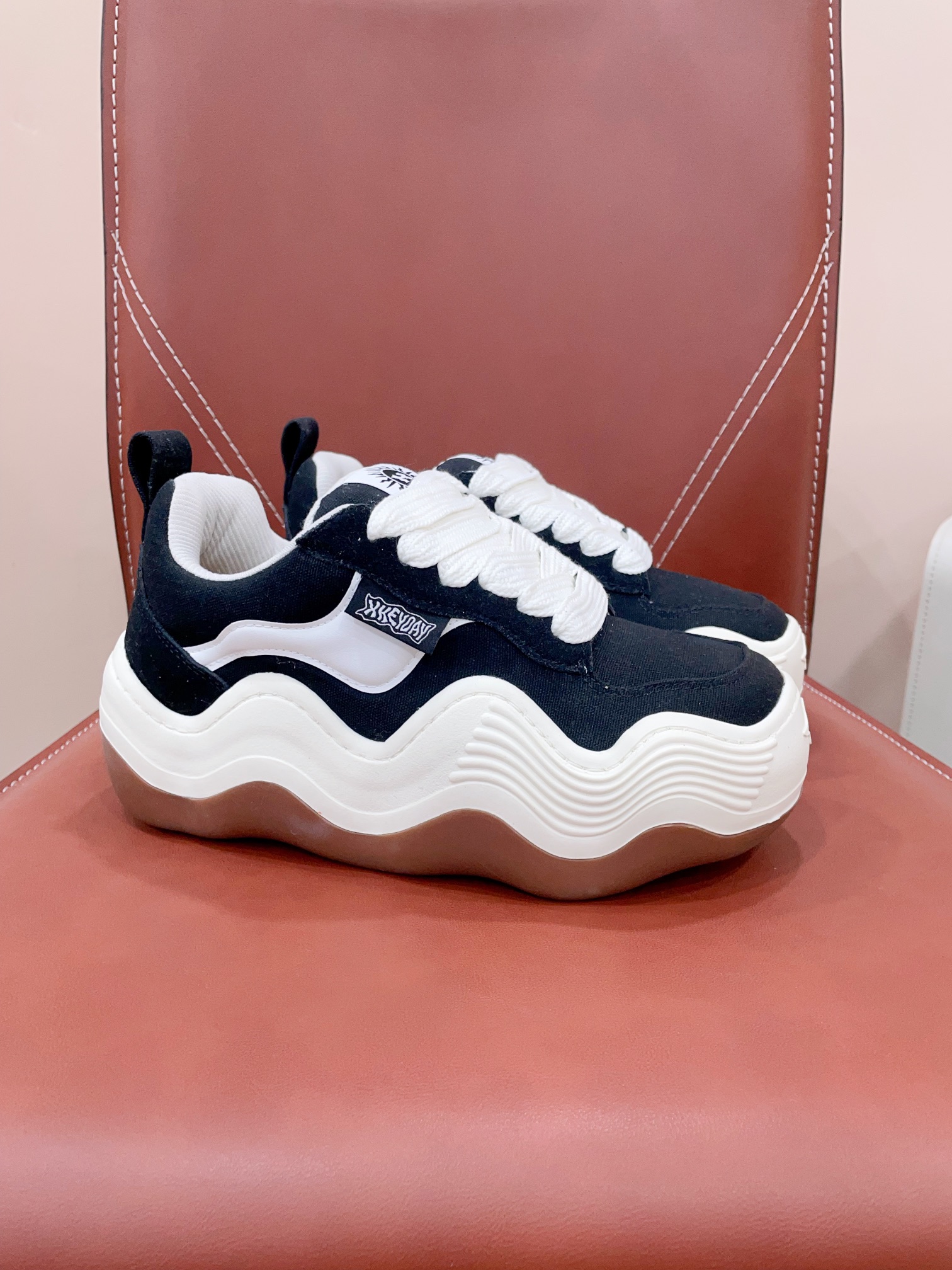 HEYDA’s 2024 Certified Canvas Sneakers: Comfortable, Stylish, and Affordable