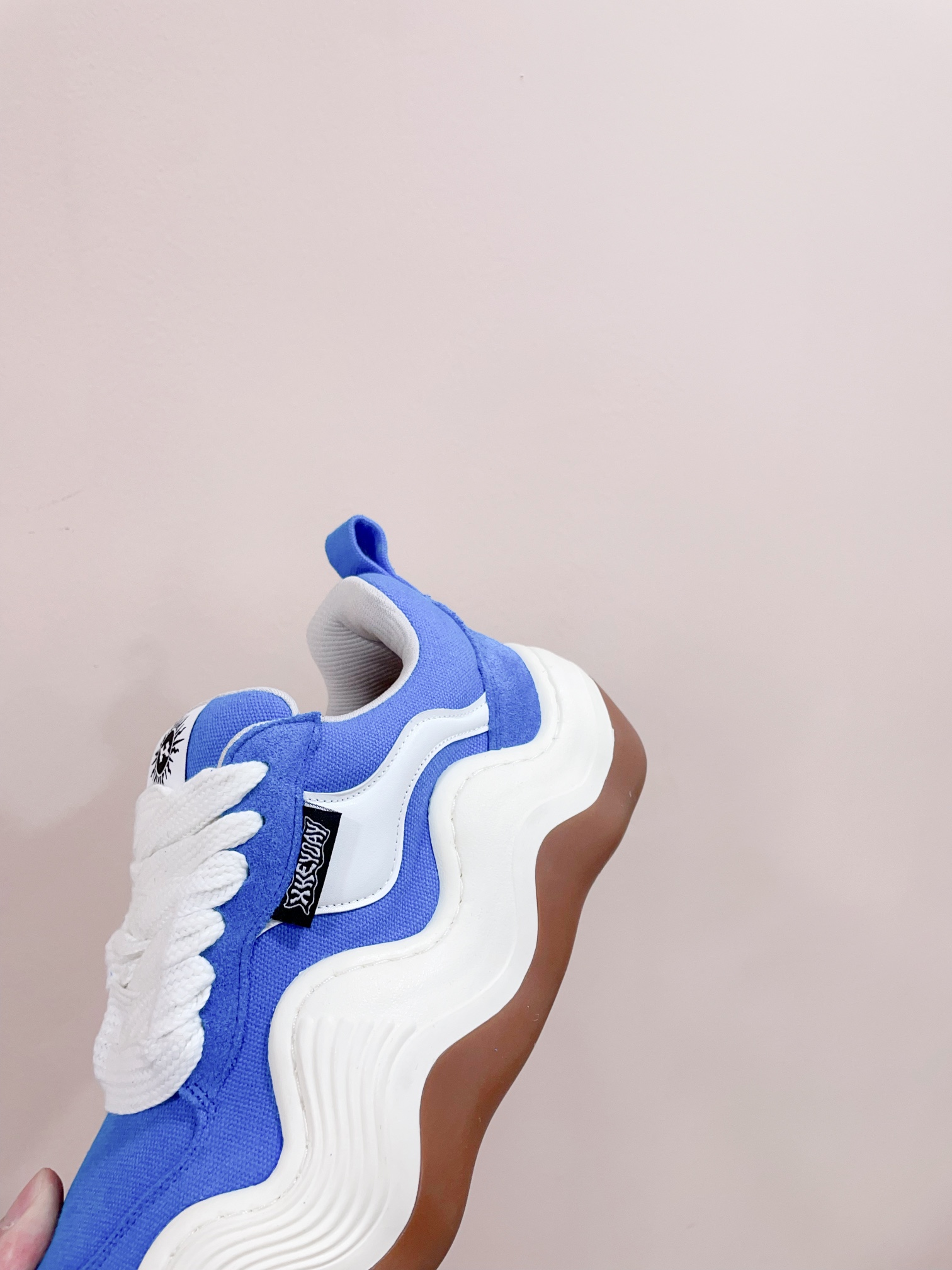 HEYDA Unveils 2024’s New Canvas Sneakers with Wave Soles for Superstar Comfort - 图片 7