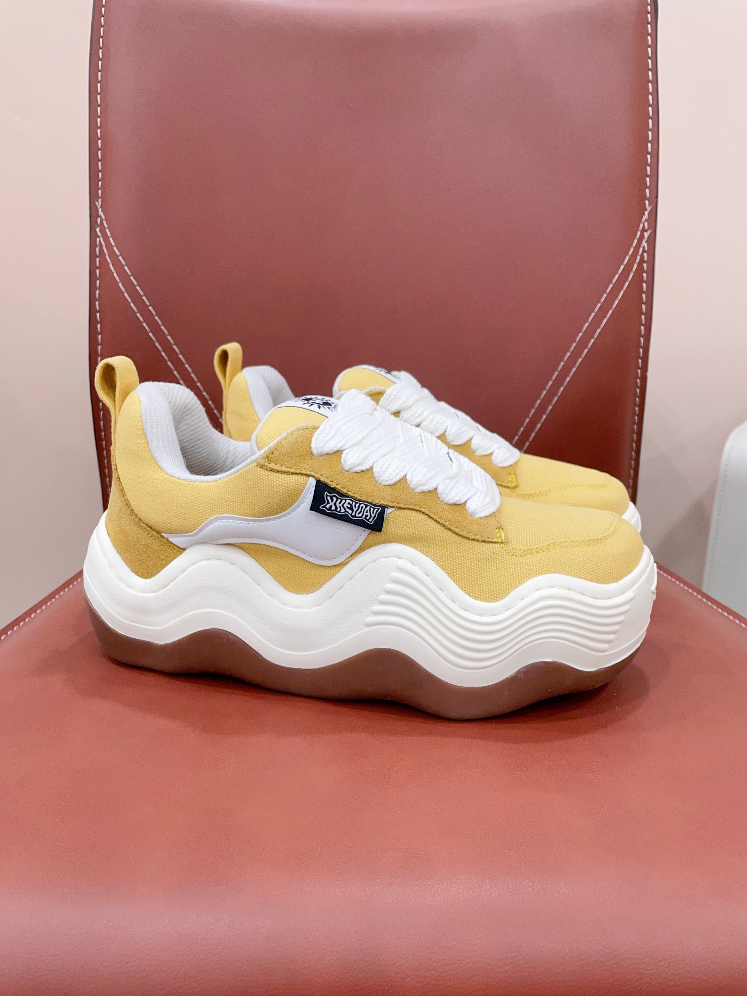 HEYDA Certified 2024’s New Canvas Shoes with Wave Sole and Imported Materials