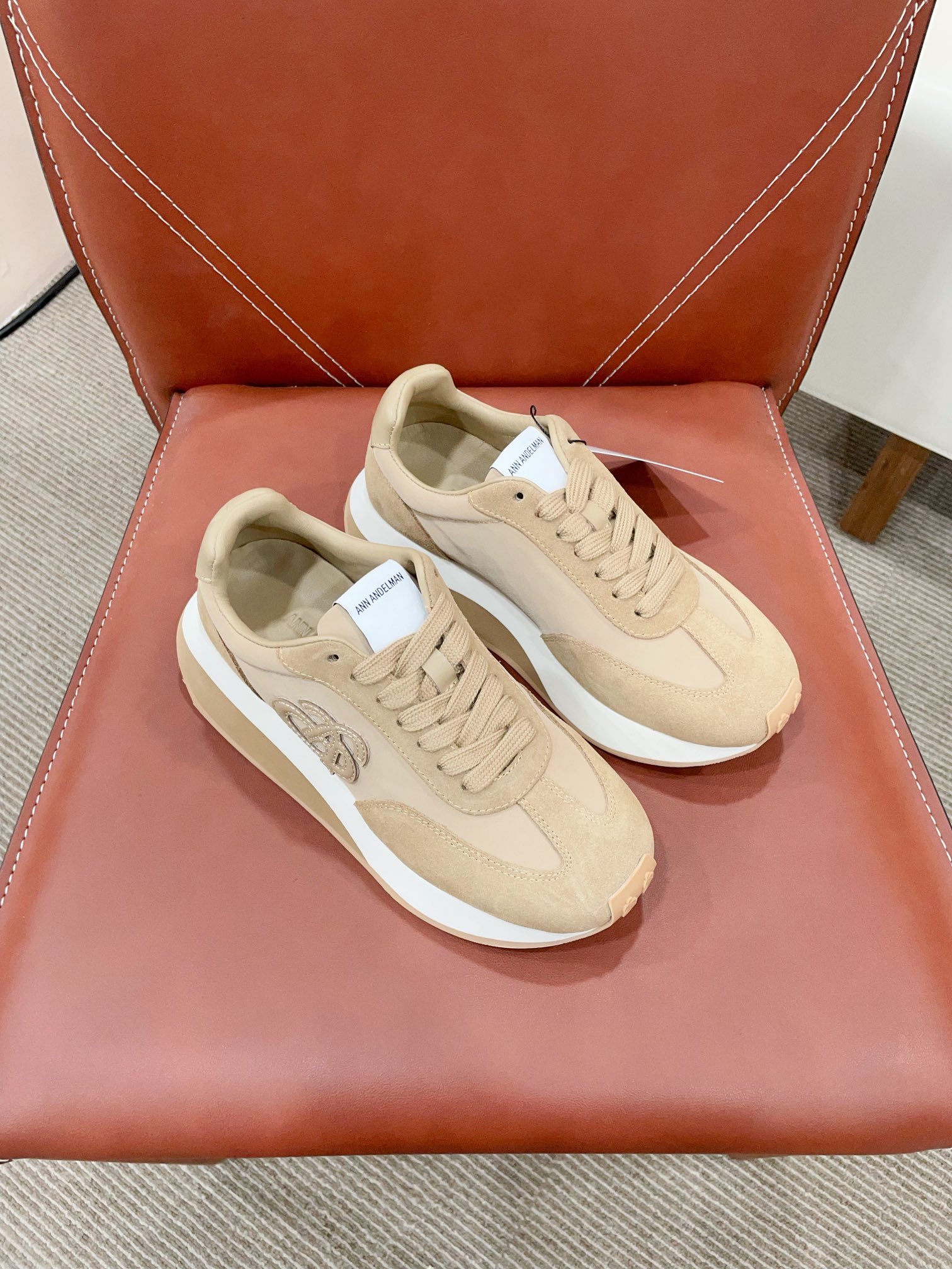 “Vibrant ANN ANDELMA 24s: Colored German Shoes, Comfortable & Affordable | 2024 Certification” - 图片 2