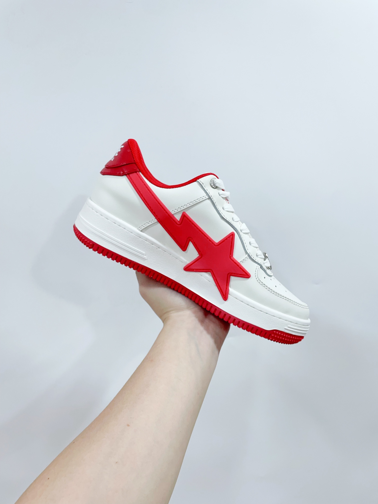 A BATHING APE Sneakers: Classic BAPE STA models with new colors and features. - 图片 5