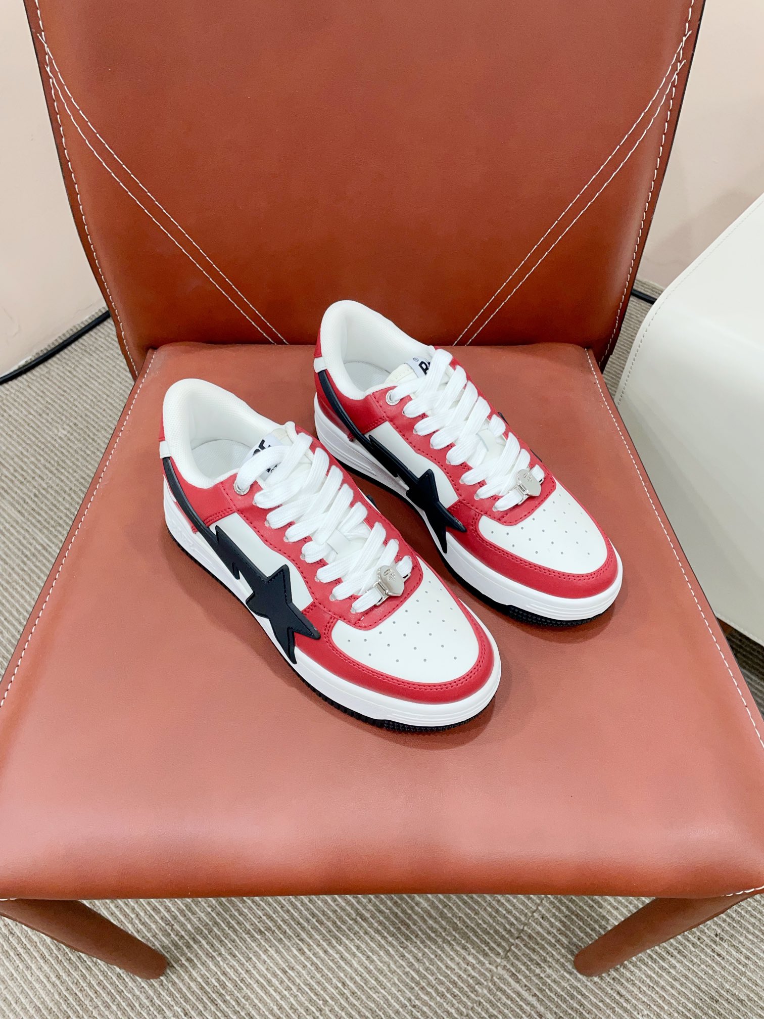 A BATHING APE Sneakers: Classic BAPE STA Models Return with New Colors - 图片 3