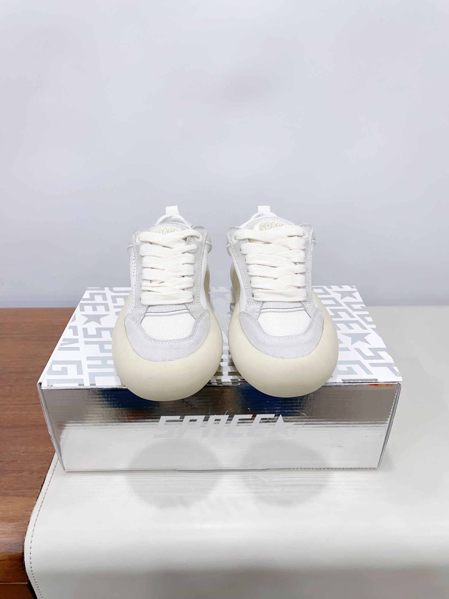 NO:174220,Price GGD* space sta* Couple model launches 3 series of bun shoes, thick-soled bread shoes, breaking the traditional aesthetics, small dirty shoes have been used as a demonstration of celebrity private clothing, which is so versatile!  No need to worry about washing shoes anymore!  Original custom material of upper, inner real sheepskin enclosed the sole, high-standard shipment original full package: 35-41 (40.41 women's customized) Extreme cost-effectiveness, non-bargaining, casual shoes/sports shoes, sneakers, sheepskin19860909Price GGD* space sta* 情侣款新款推出3个系列 包子鞋厚底面包鞋 打破传统审美,小脏鞋做到了明星私服上脚示范 就是这么百搭 ！ 再也不用担心洗鞋的问题啦！ 鞋面原版定制材料、内里真羊皮包围大底,高标准出货原版全套包装 : 35-41（40.41女定制） 极致性价比,散单不议价,休闲鞋/运动鞋,sneakers,sheepskin,Women's Shoes