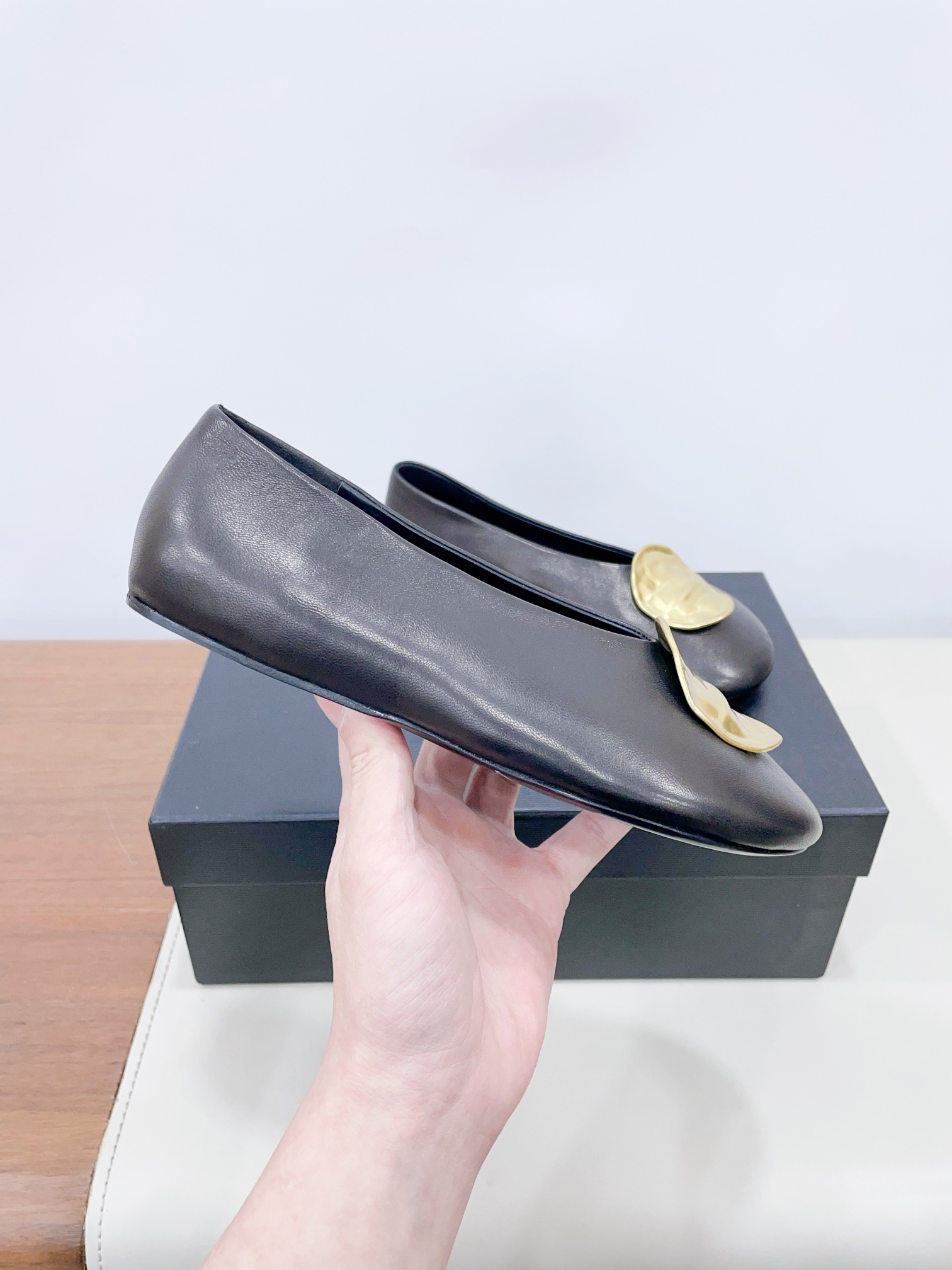 P700 Retro Roundhead Ballet Shoes: Sheepskin, Metal Buttons, Top Quality - 图片 3