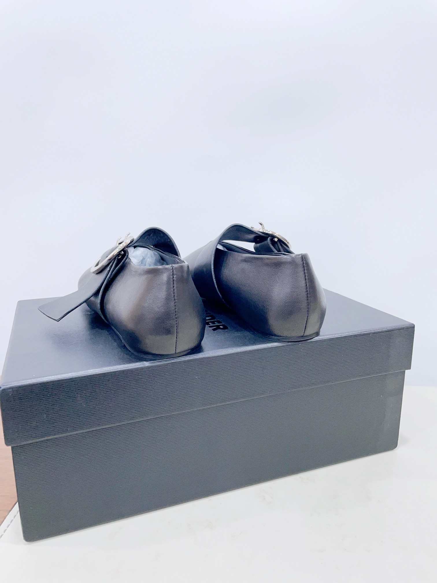 “Retro Sheepskin Ballet Shoes: P700 with Metal Buttons, Top Quality” - 图片 8
