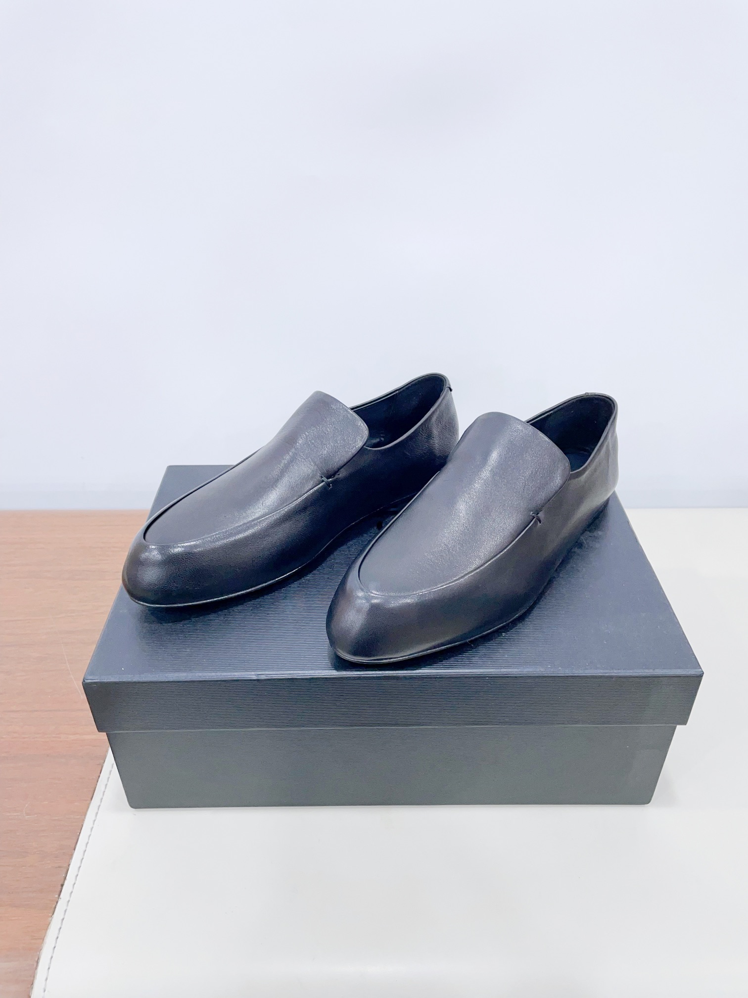 High-Quality Retro Sheep Skin Ballet Shoes with Metal Buttons: P700, Sizes 35-40 Women. - 图片 1