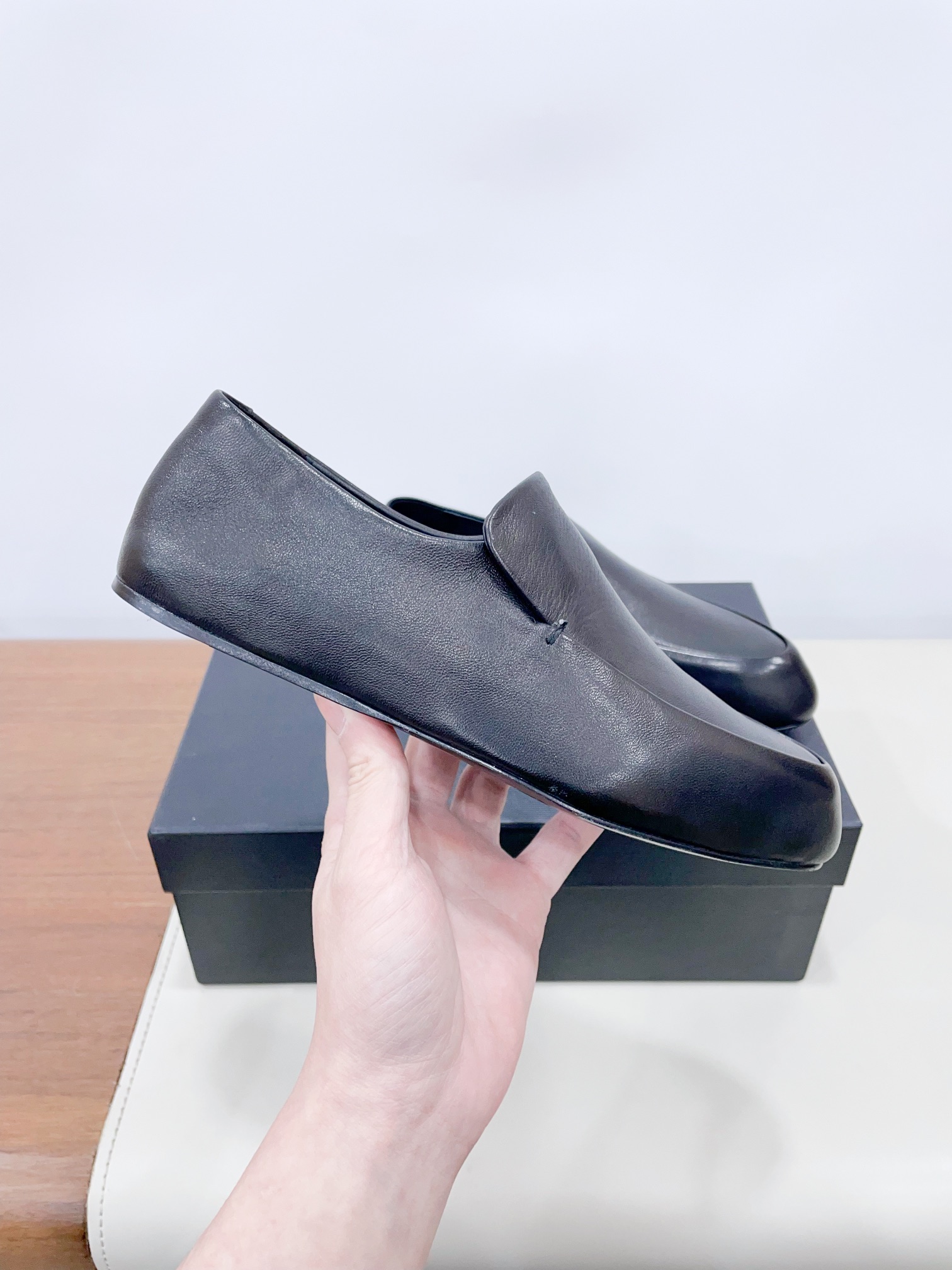 High-Quality Retro Sheep Skin Ballet Shoes with Metal Buttons: P700, Sizes 35-40 Women. - 图片 5