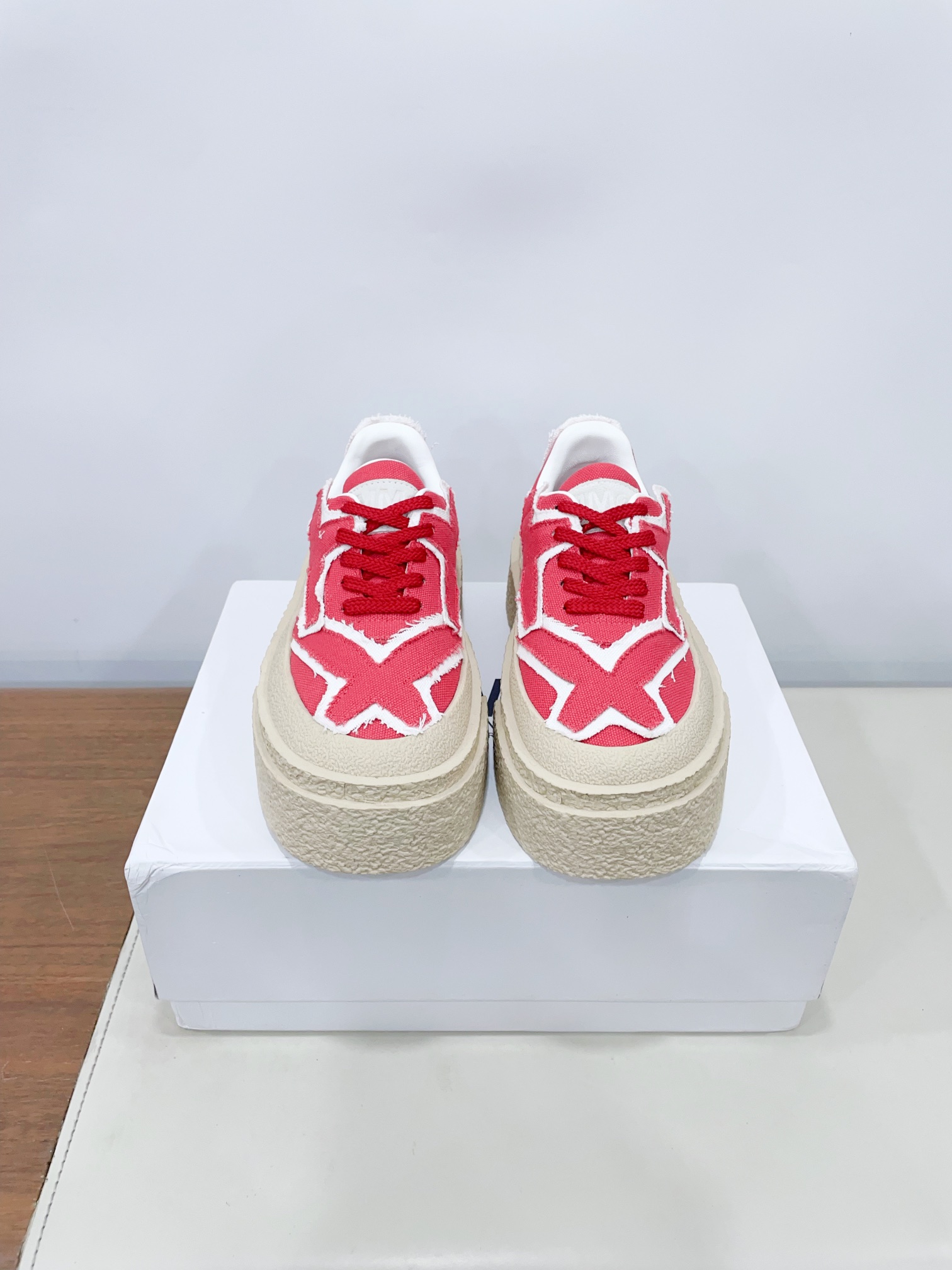 NO:262714,Price (men's size) *6 certified [exclusive top version] The king of yyds in German training shoes. It is matched with thick-soled short-sized gossip, imported grained Napa cowhide with reverse velvet cowhide, cowhide inner lining and cowhide with latex tiptoe (tips are imprinted with MM6 logo) The bottom is 5 cm thick 35-40 women 39-45 men (40 women 45 men custom made without return) Extreme cost-effectiveness, no bargaining., casual shoes/sports shoes, masion margiela, sneakers, cowhide19860909Price（男码） *6已认证【独家顶版】德训鞋中的王者yyds 搭配厚底矮个子福音, 粒面进口纳帕牛皮拼反绒牛皮面, 牛皮内里、牛皮贴合乳胶踮脚（踮脚有MM6logo压印） 底厚5公分 35-40女39-45男（40女45男定做不退换） 极致性价比,不议价.,休闲鞋/运动鞋,masion margiela,sneakers,cowhide,Women's Shoes