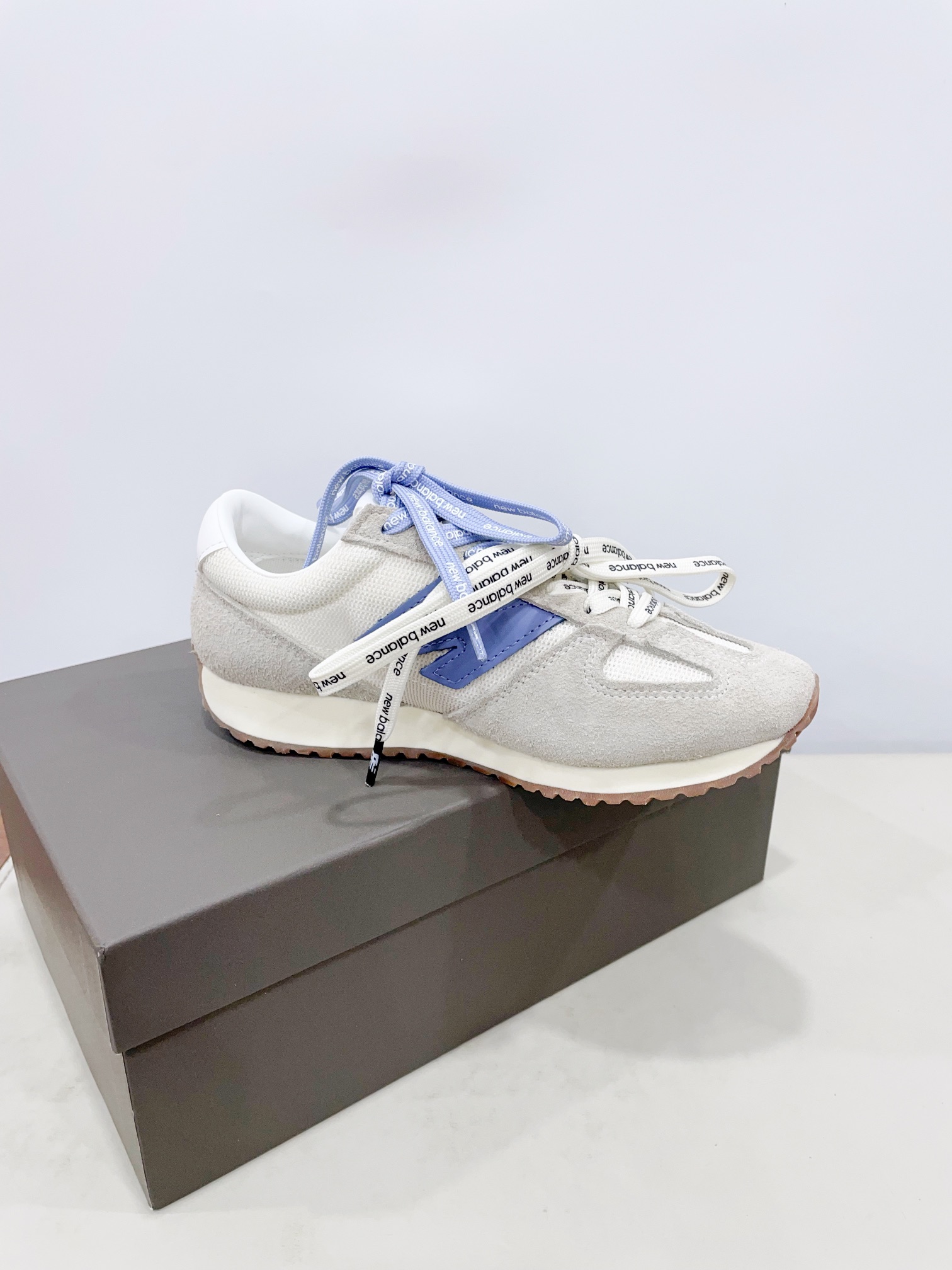 Newbalance 47125s: Fresh Retro Shoes with Classic Contours and Vibrant Colors - 图片 9