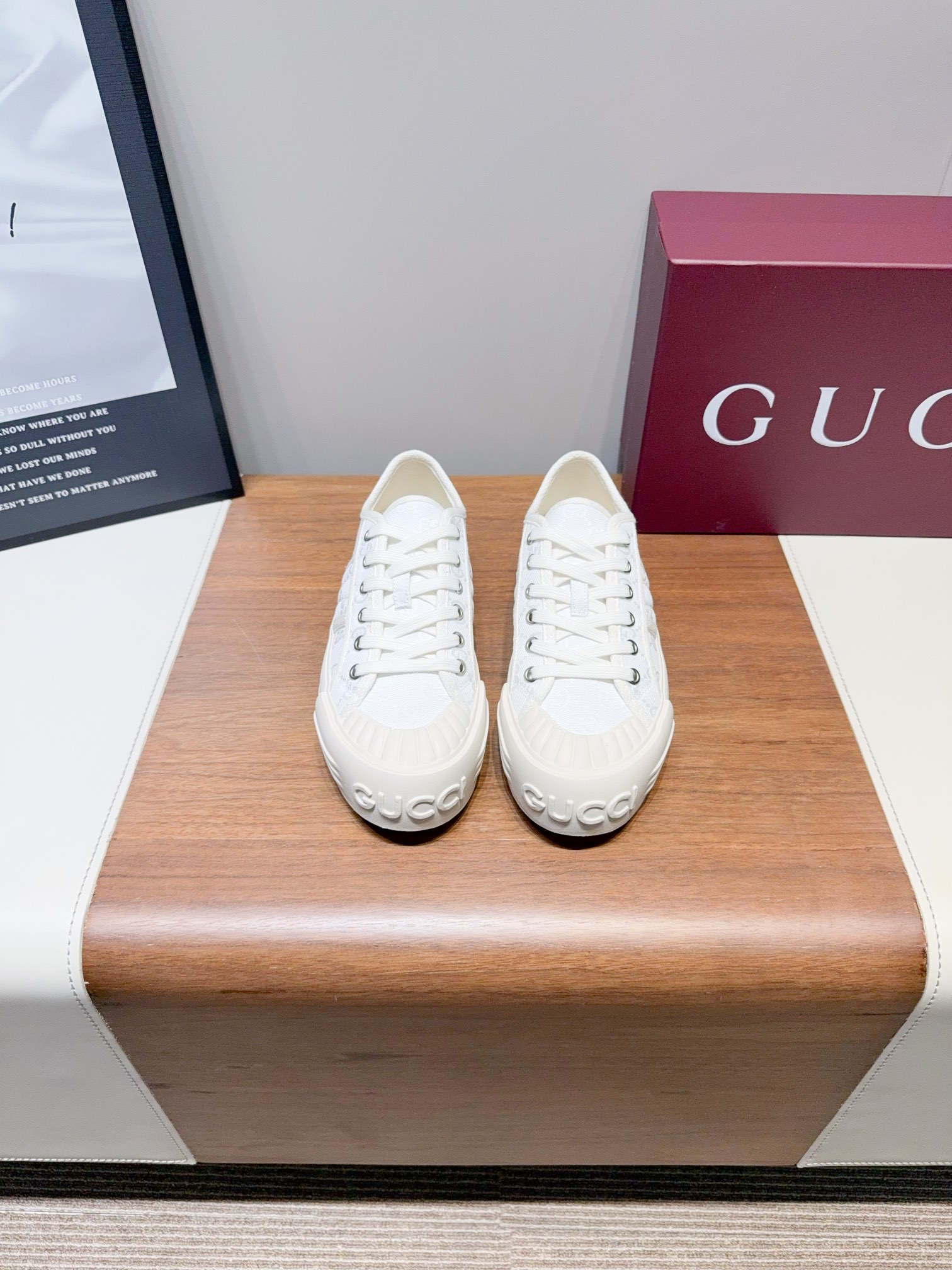 NO:262701,Price Gucc* 25ss new early spring new low-bang casual shell sports couple shoes, top version!  One to one replica. Create a perfect style popcorn style, cool and cool. C-position fashionable outfit with retro and futuristic feel, classic shoe shape   British color block design, super durable. Various leather surface splicing, original inverted mold last, imported high-end knitting needle jacquard cloth presents a delicate texture!  Customized high-density sole with open mold. Full packaging and equipment. Size: Women's model 35-40 (40 for women's custom-made without return or exchange), casual shoes/sports shoes, gucci, sneakers19860909Price Gucc* 25ss新款早春新款低邦休闲贝壳运动情侣款鞋,顶级版本！一比一复刻.打造属于完美的风格炸街爆米花款,又酷又飒 C位时髦穿搭 带复古加未来感,经典鞋型 英伦拼色设计 超耐看.各种皮面拼接 原版倒模楦型,进口高端织针提花布呈现出精致质感！开模定制高密大底.全套包装配备.  Size: 女款35-40（40女定做不退换）,休闲鞋/运动鞋,gucci,sneakers,Women's Shoes