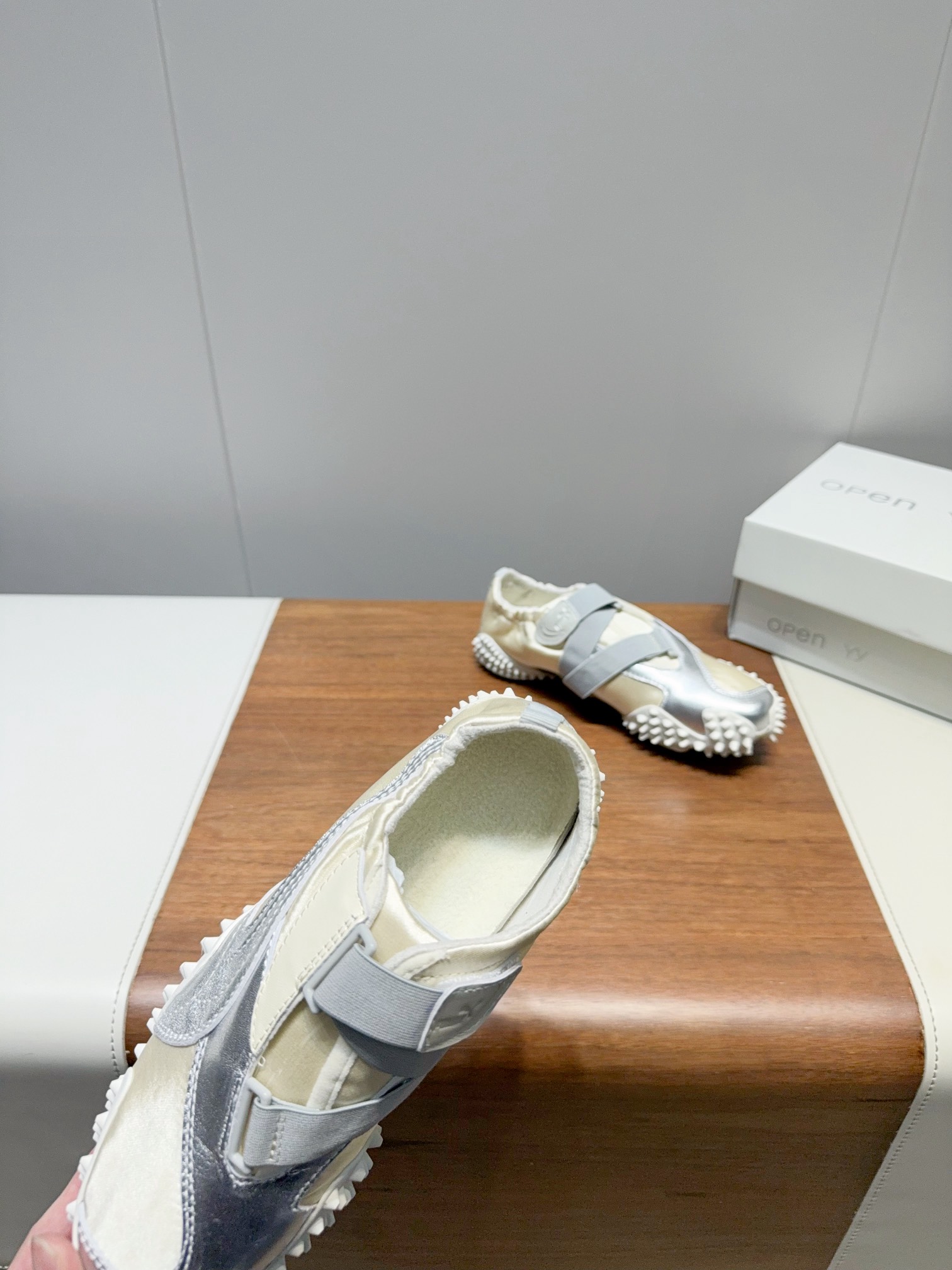 Mostro Power & Grace: Spring-Summer New Shoe Collection - 图片 6