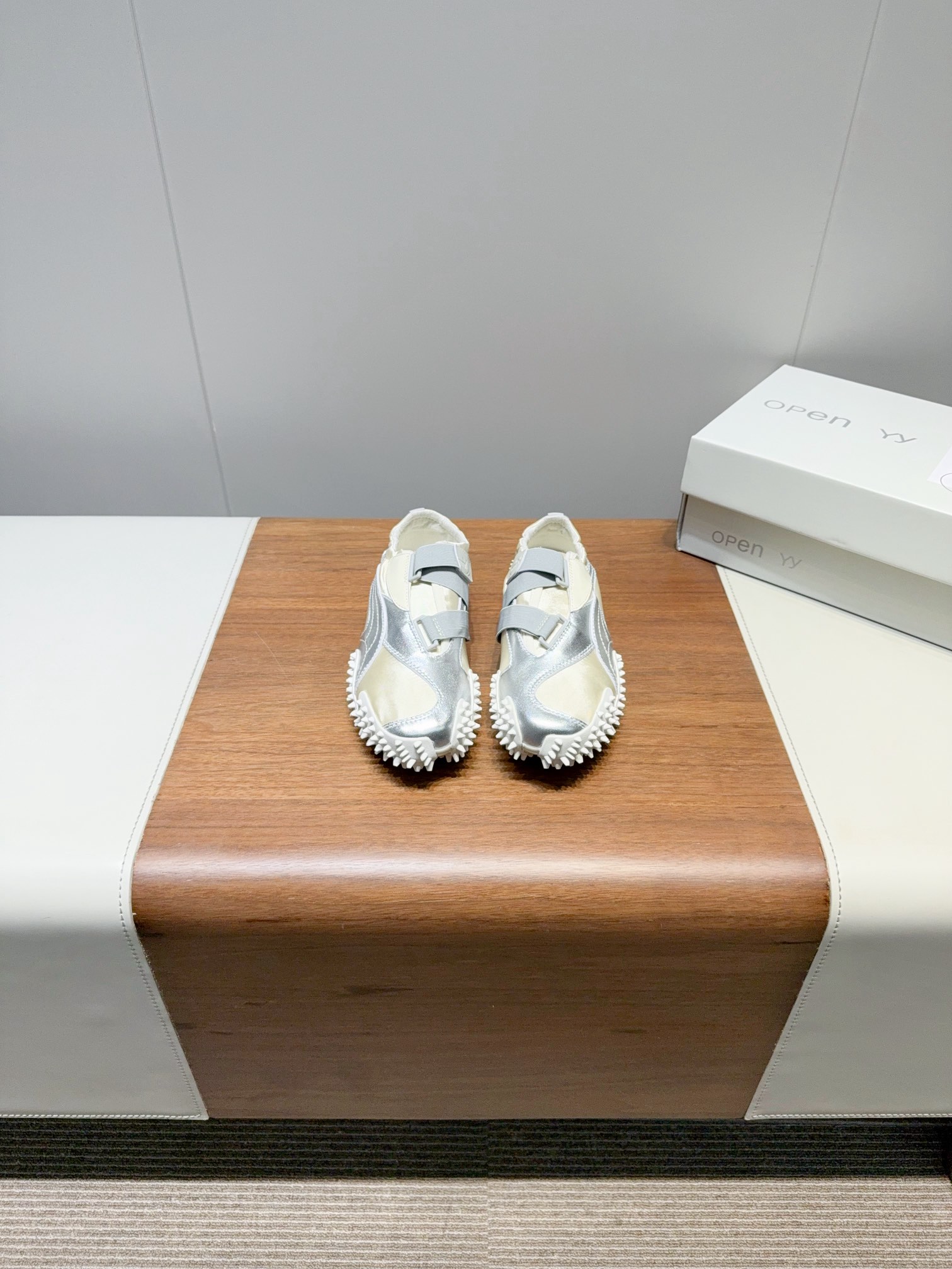 Mostro Power & Grace: Spring-Summer New Shoe Collection - 图片 2