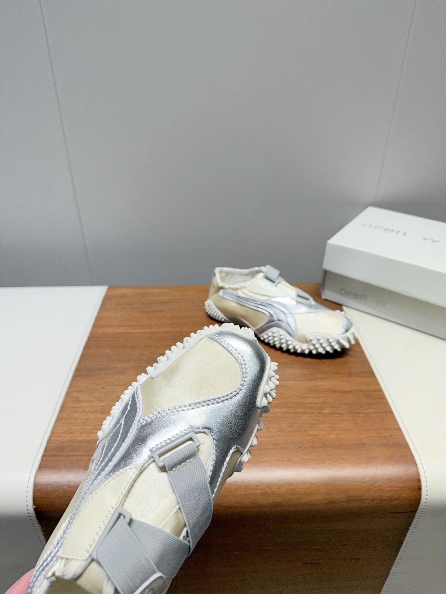 Mostro Power & Grace: Spring-Summer New Shoe Collection - 图片 5
