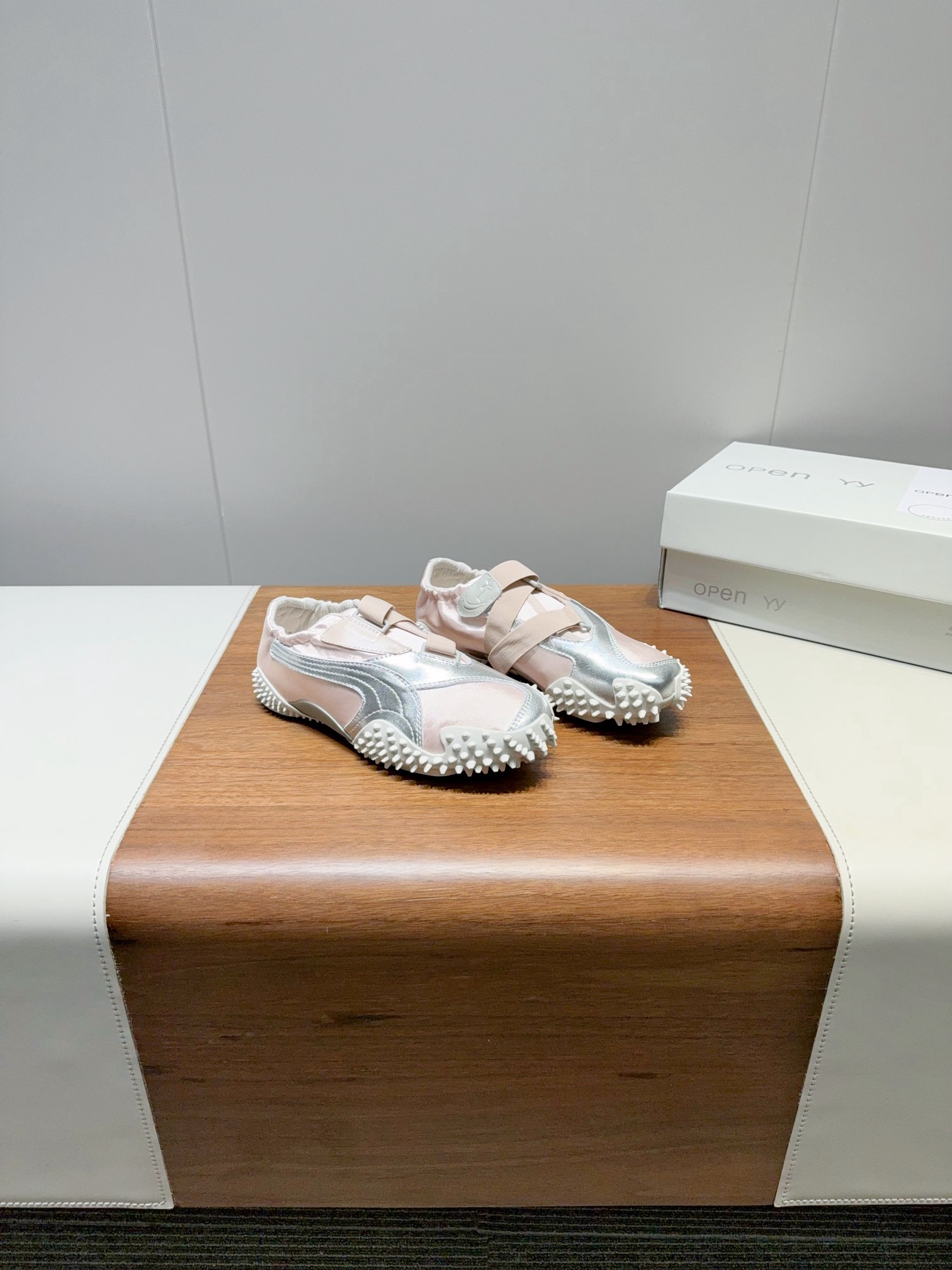 Mostro Power & Grace: Spring-Summer New Shoes for High Style Comfort - 图片 3