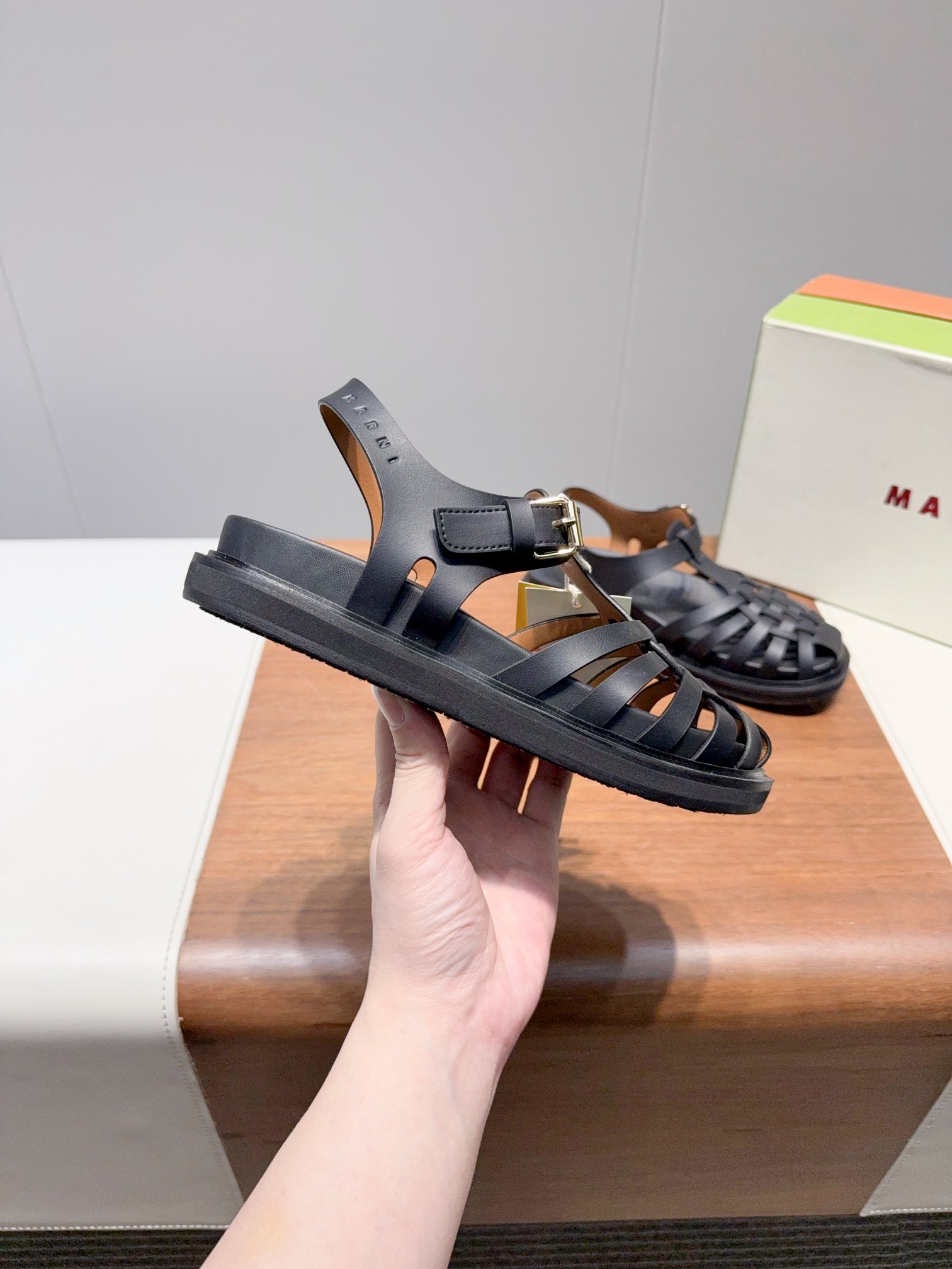 P575 Marn-Mani Summer Sandals: Stylish Design with Comfortable Soles for Women - 图片 1