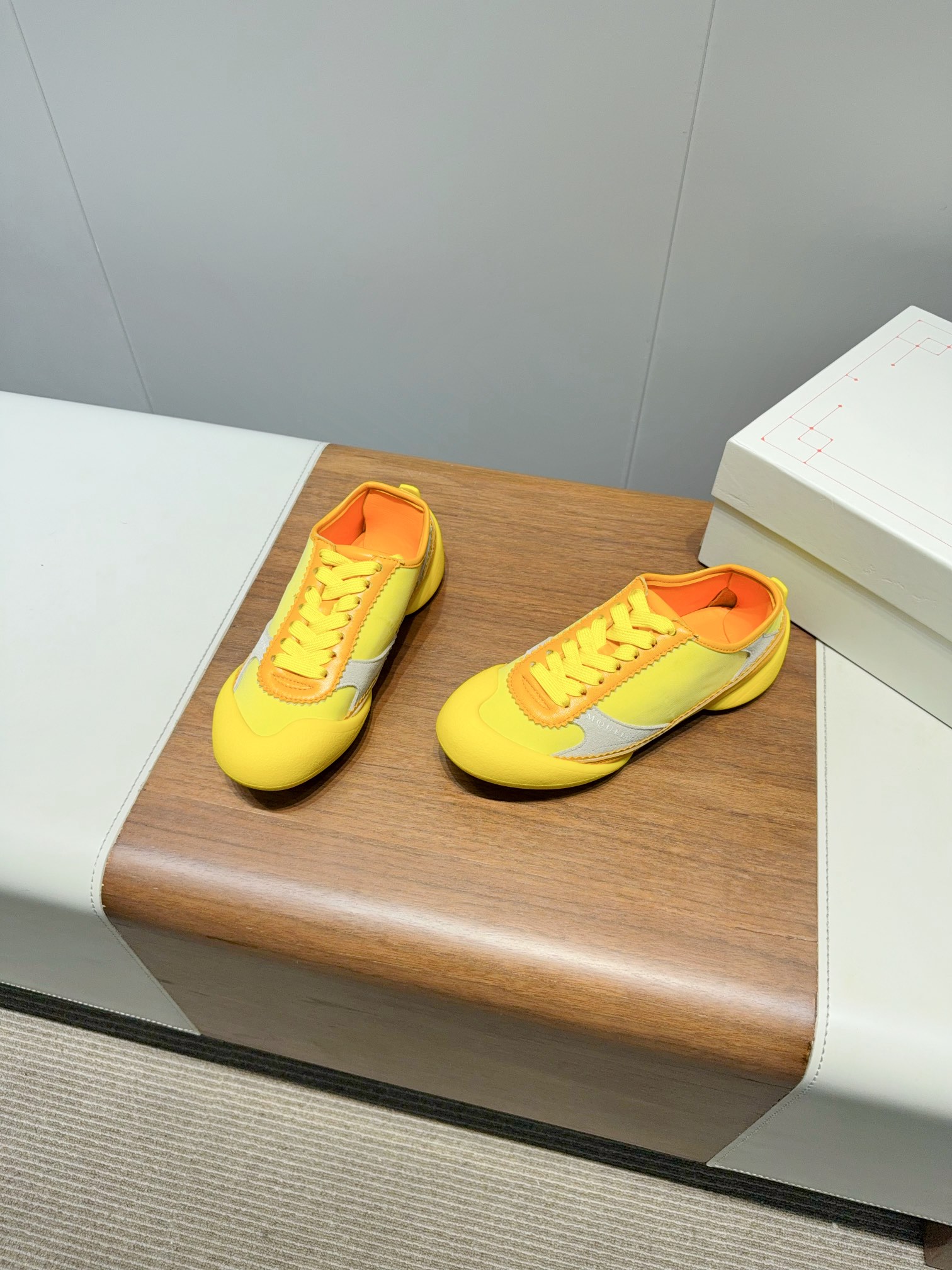 2025 McQueen’s High-Quality Men’s Shoes: Original 1:1 Version with McQueen Logo - 图片 4