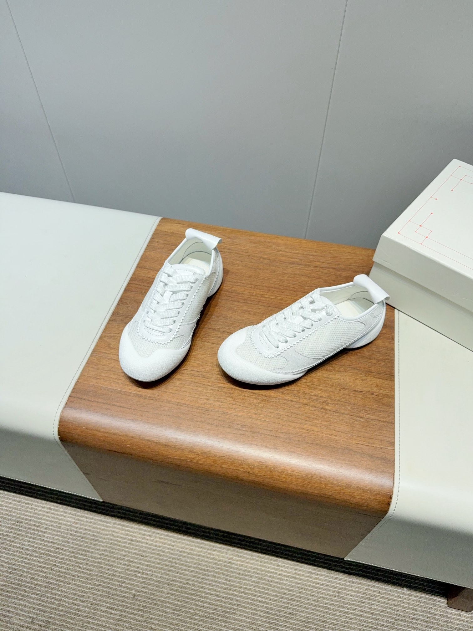 2025 McQueen’s High-Quality Shoes: Original 1:1 Design, Comfortable and Stylish. - 图片 3