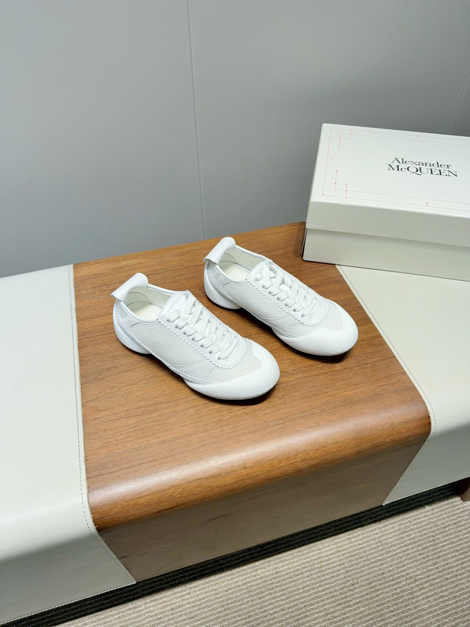 2025 McQueen’s High-Quality Shoes: Original 1:1 Design, Comfortable and Stylish. - 图片 4