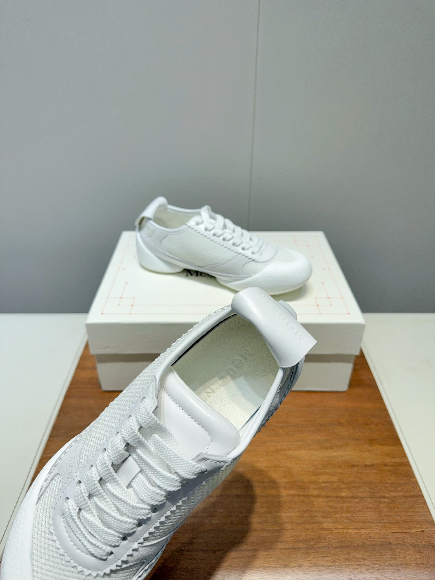2025 McQueen’s High-Quality Shoes: Original 1:1 Design, Comfortable and Stylish. - 图片 5
