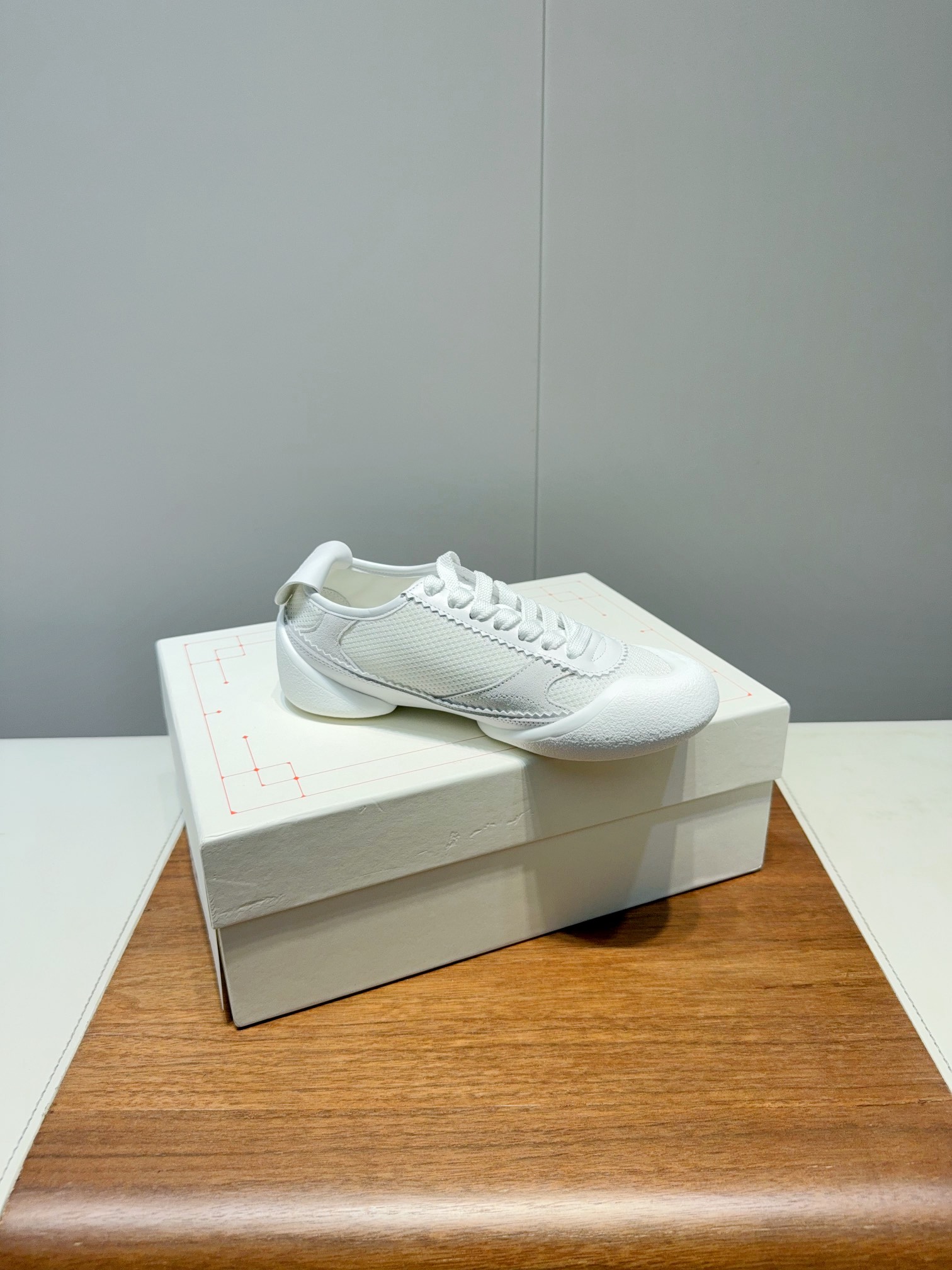 2025 McQueen’s High-Quality Shoes: Original 1:1 Design, Comfortable and Stylish. - 图片 9