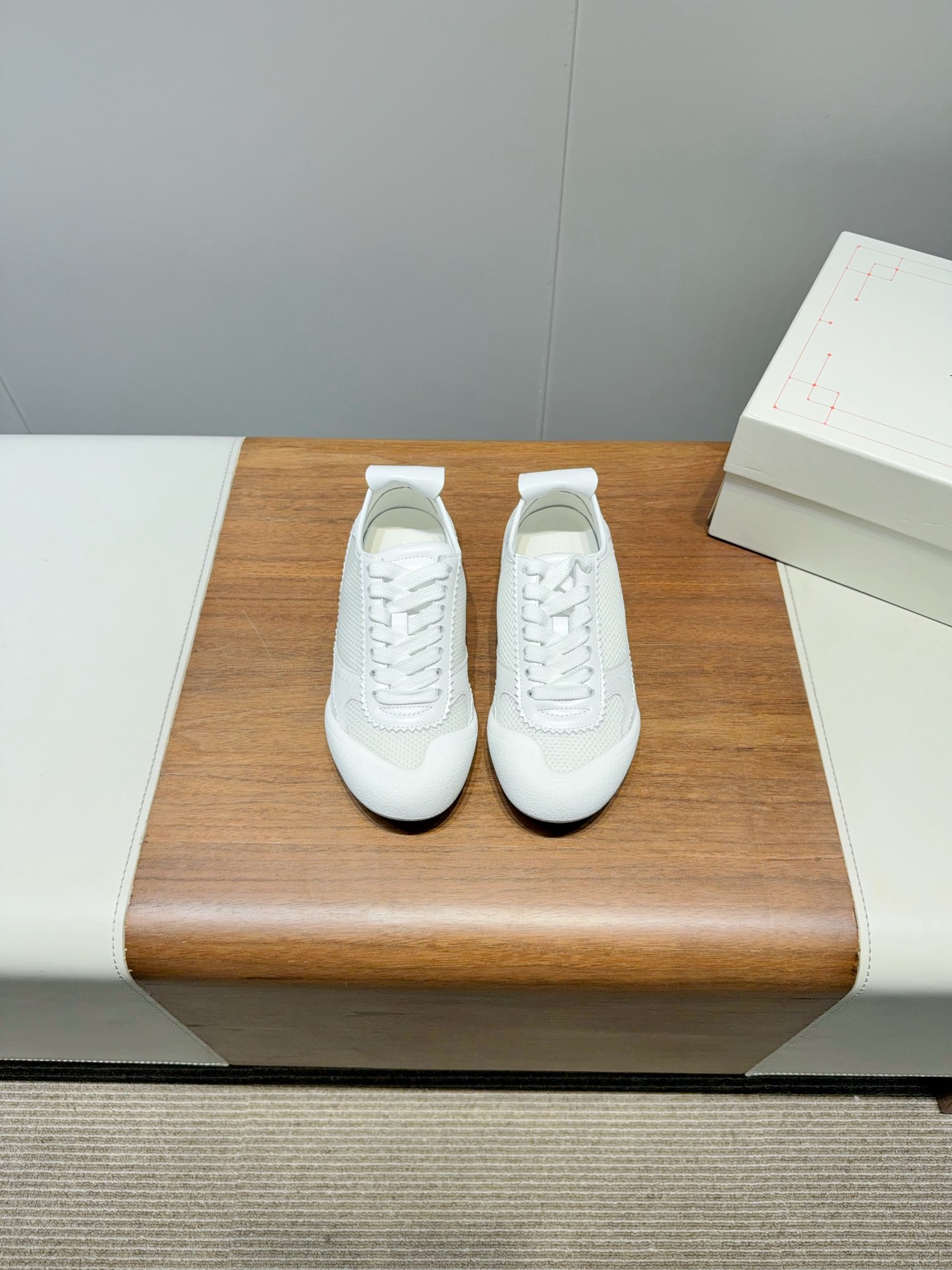2025 McQueen’s High-Quality Shoes: Original 1:1 Design, Comfortable and Stylish. - 图片 2