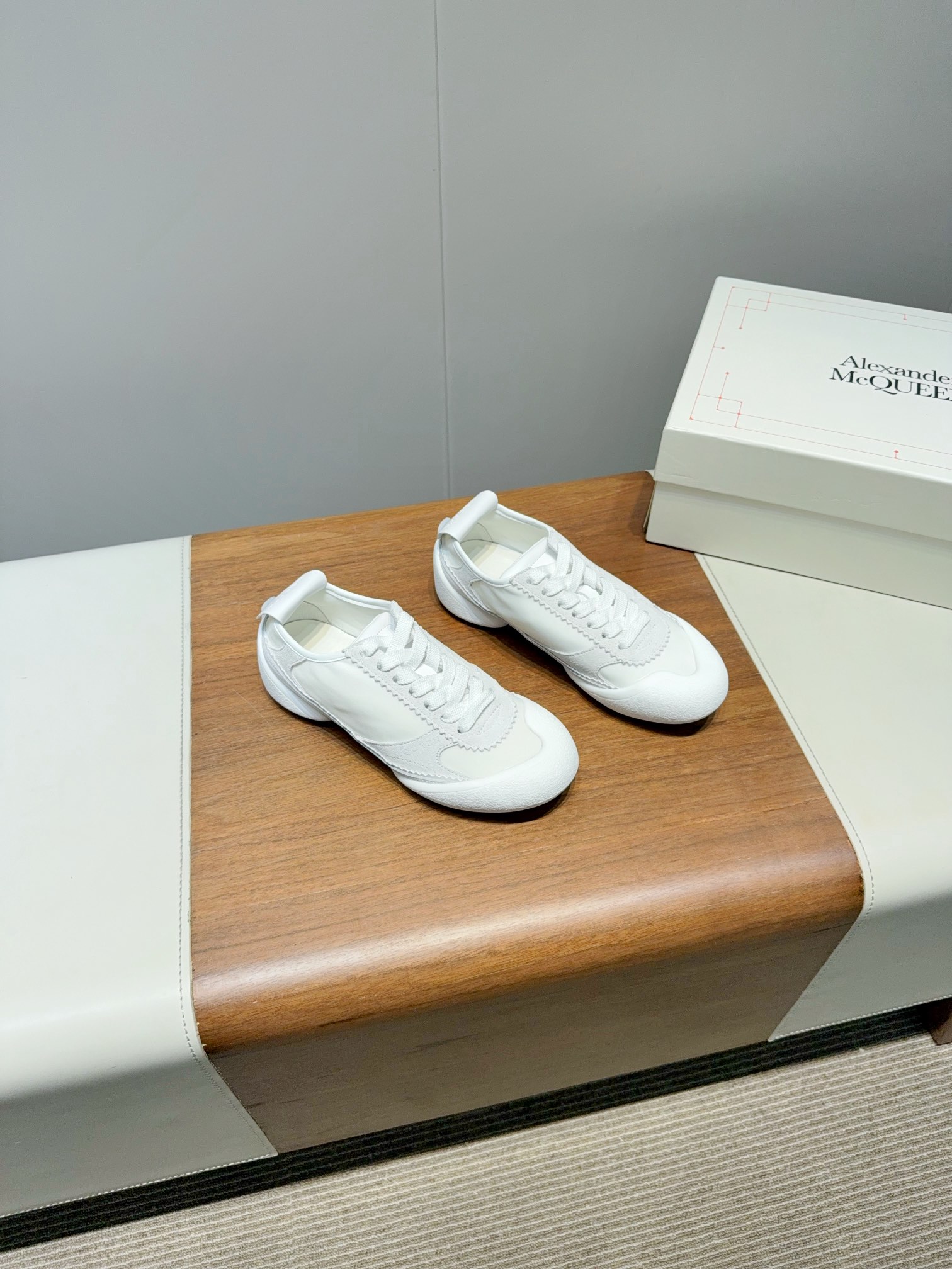 2025 McQueen’s Original Quality Shoes: Certified 1:1 Reset with Latest Materials - 图片 4