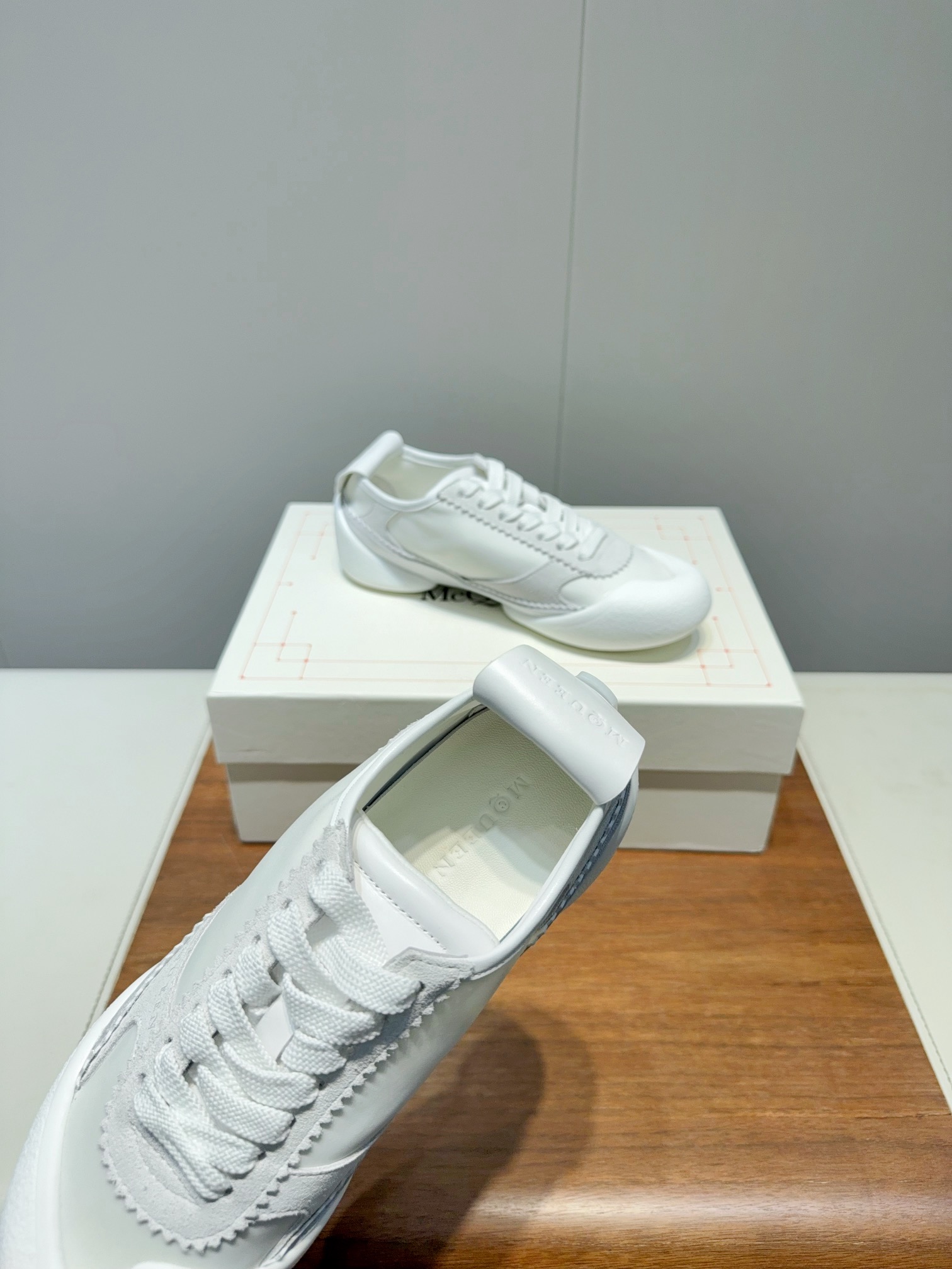 2025 McQueen’s Original Quality Shoes: Certified 1:1 Reset with Latest Materials - 图片 6