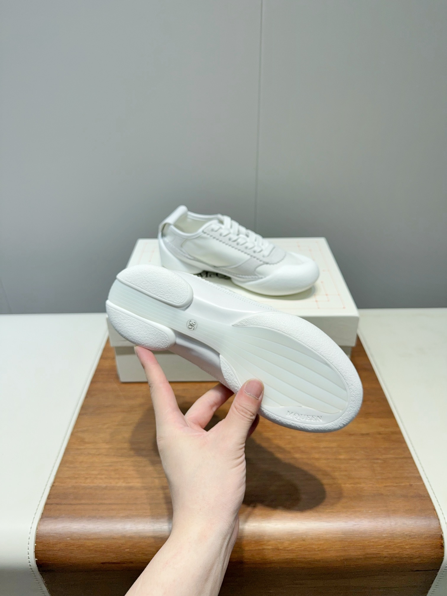2025 McQueen’s Original Quality Shoes: Certified 1:1 Reset with Latest Materials - 图片 5
