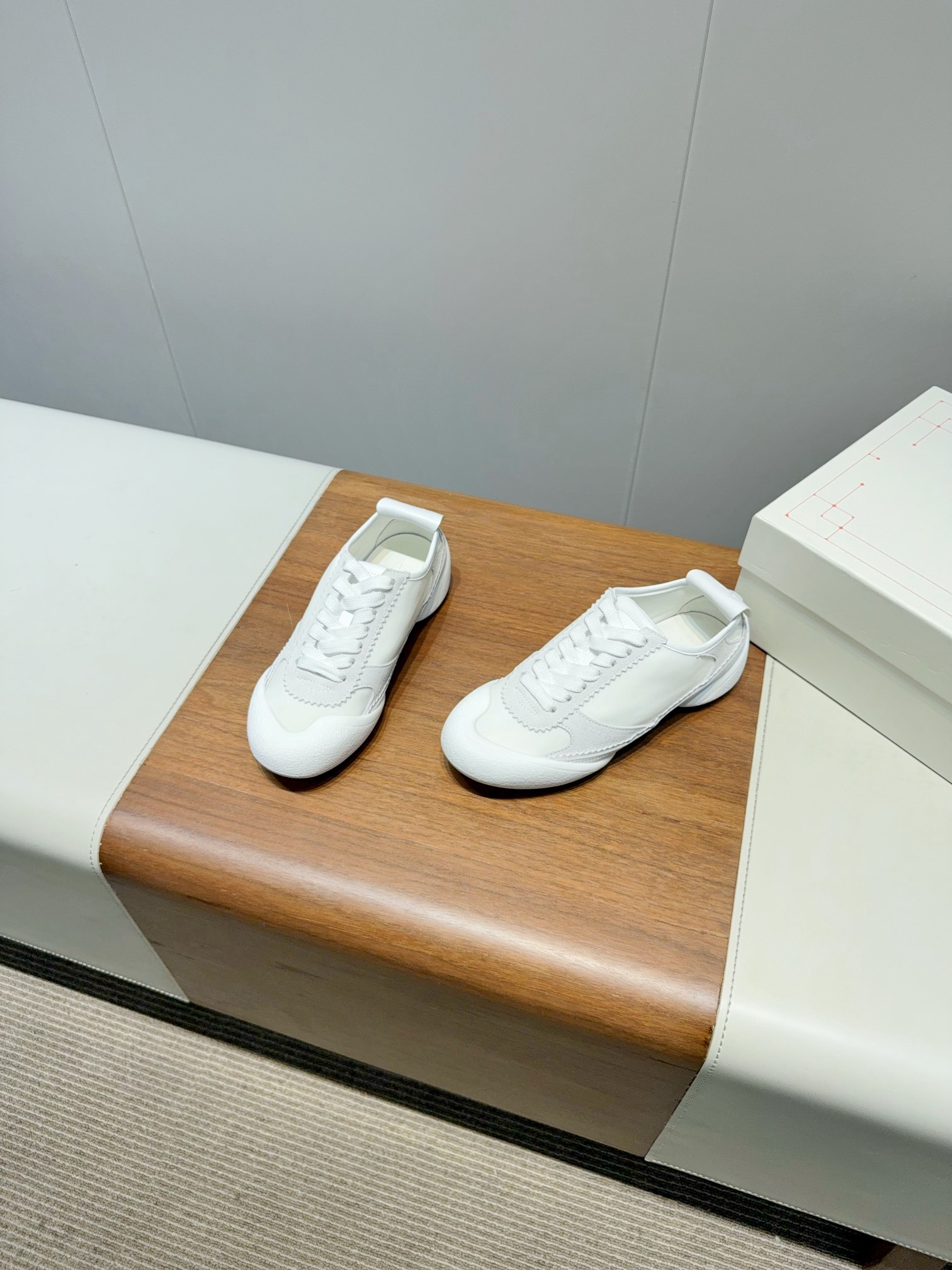 2025 McQueen’s Original Quality Shoes: Certified 1:1 Reset with Latest Materials - 图片 3