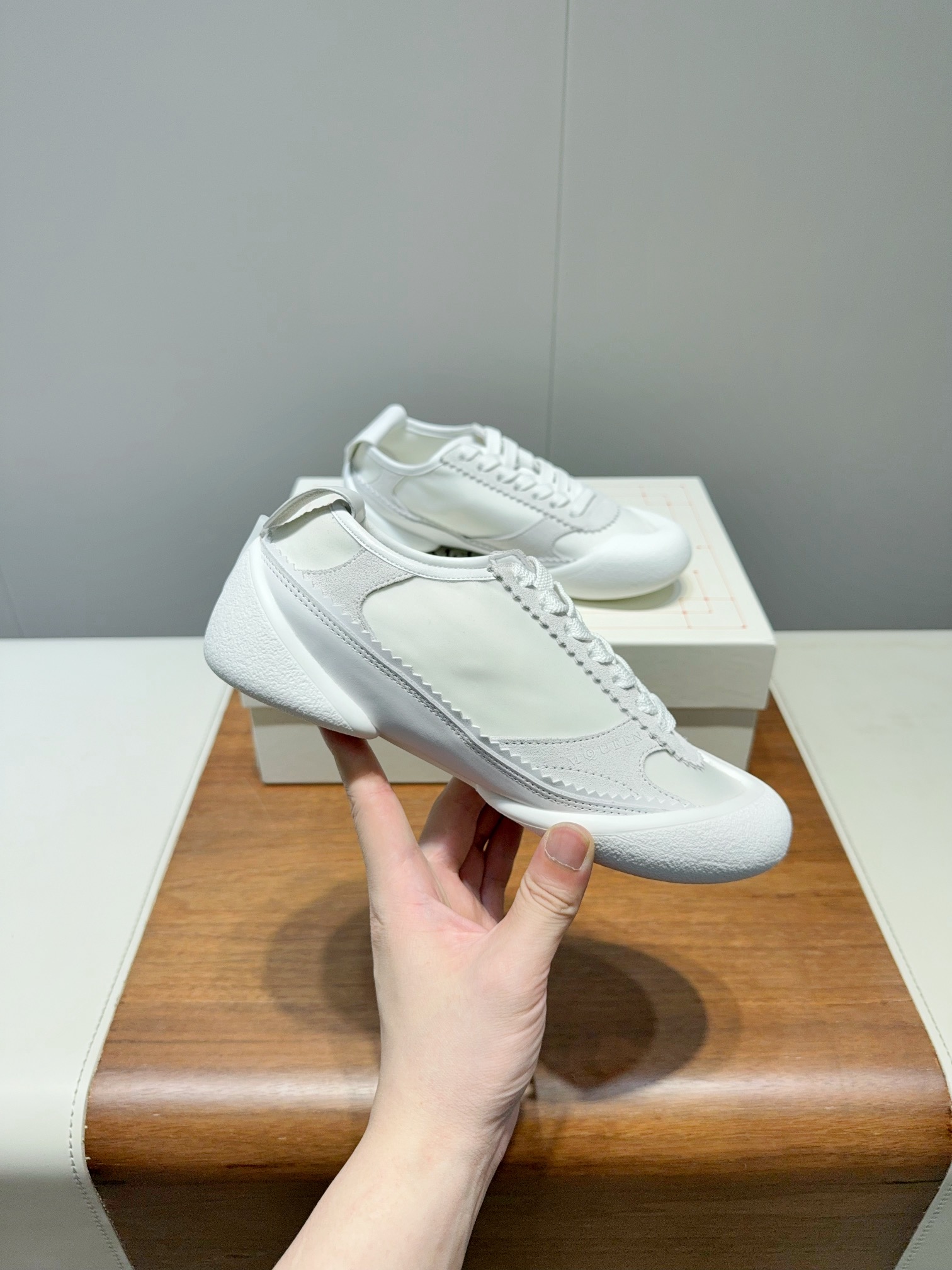 2025 McQueen’s Original Quality Shoes: Certified 1:1 Reset with Latest Materials - 图片 1