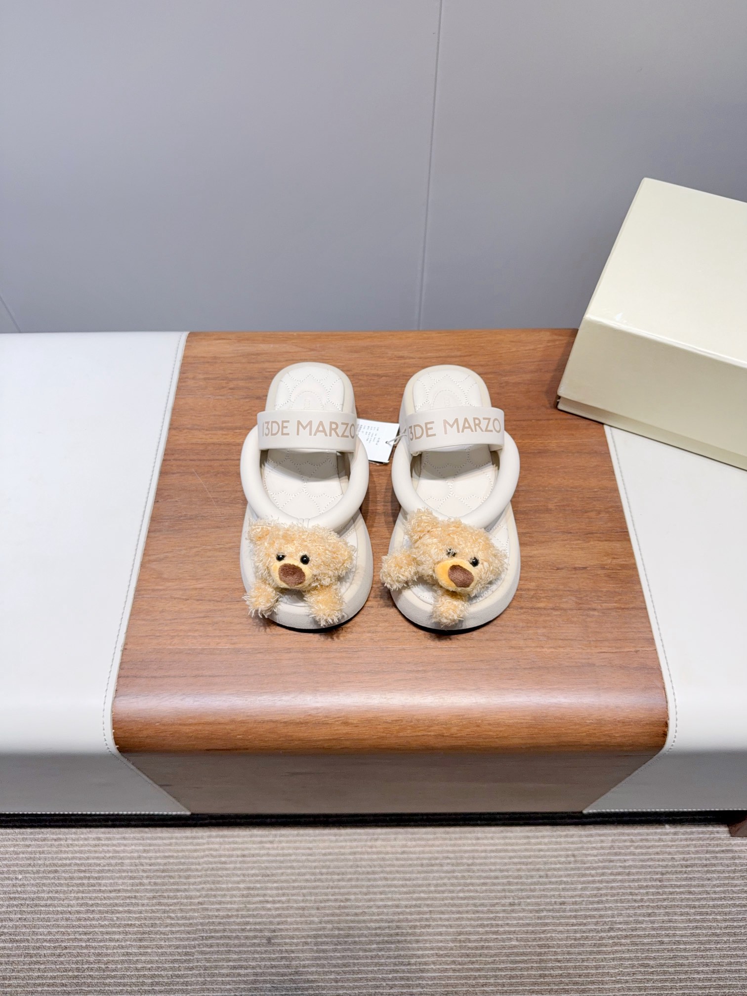 “Spring Summer Stylish Bear Foot Slippers Size 35-40 New Collection P576 13DE MARZ-25s” - 图片 3