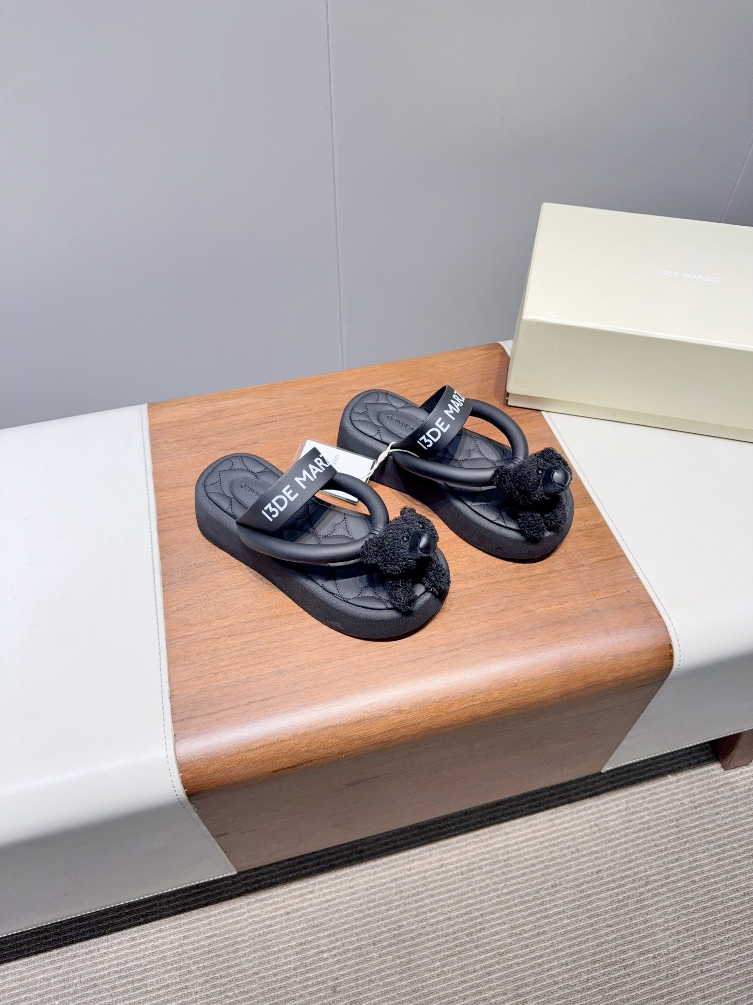 Small Bear Spring and Summer Stylish Foot Slippers, Size 35-40 – New Collection Preview - 图片 3