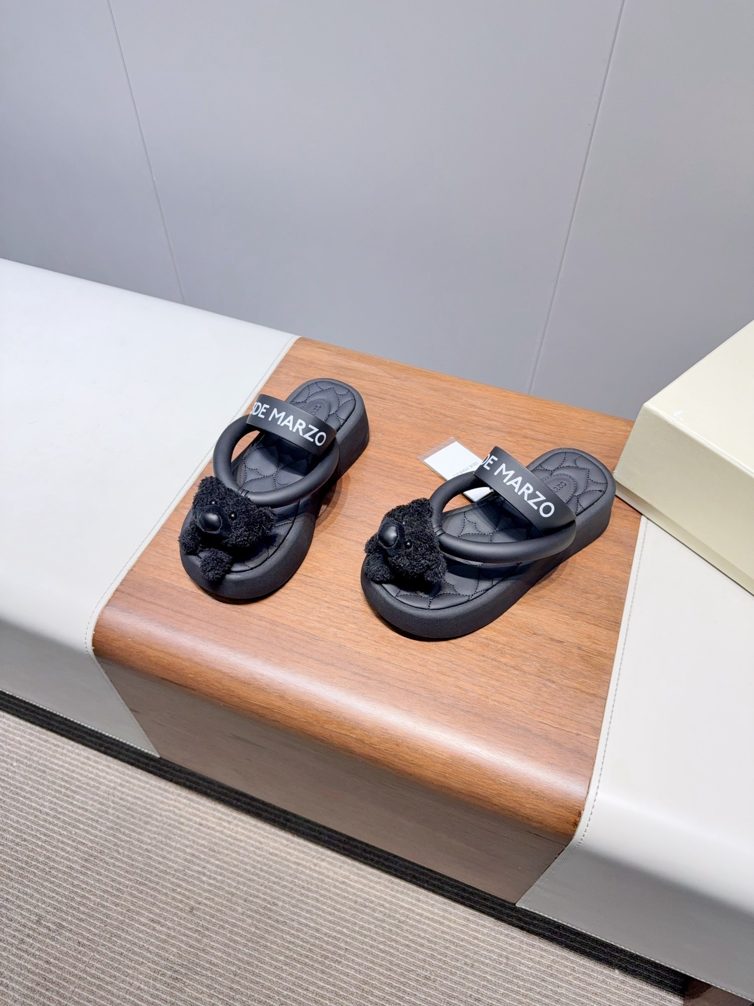 Small Bear Spring and Summer Stylish Foot Slippers, Size 35-40 – New Collection Preview - 图片 2