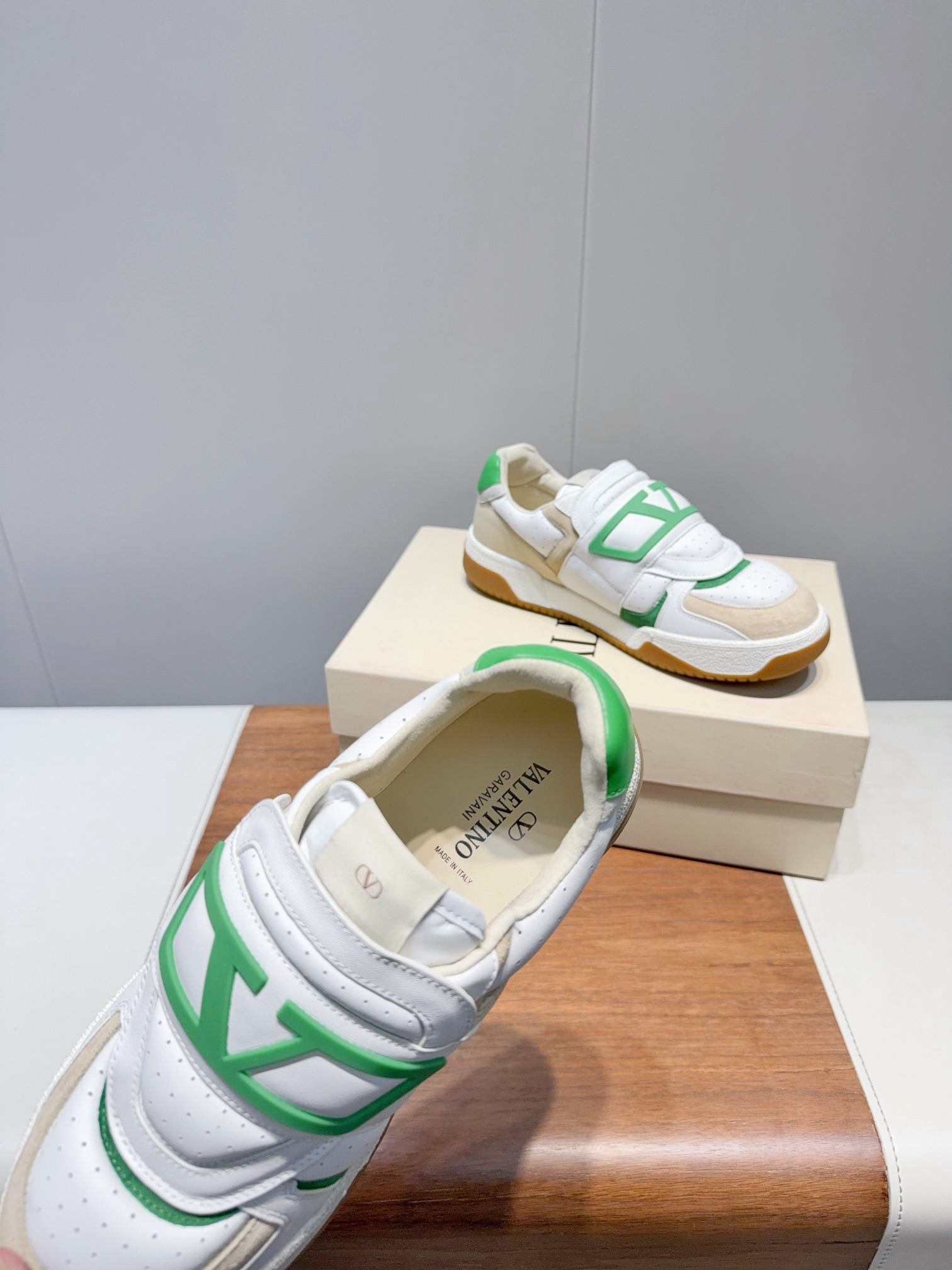 Valentin Certifies Luxury Sneakers for Sale: Top Quality, Elegant Design, Best Value. - 图片 7