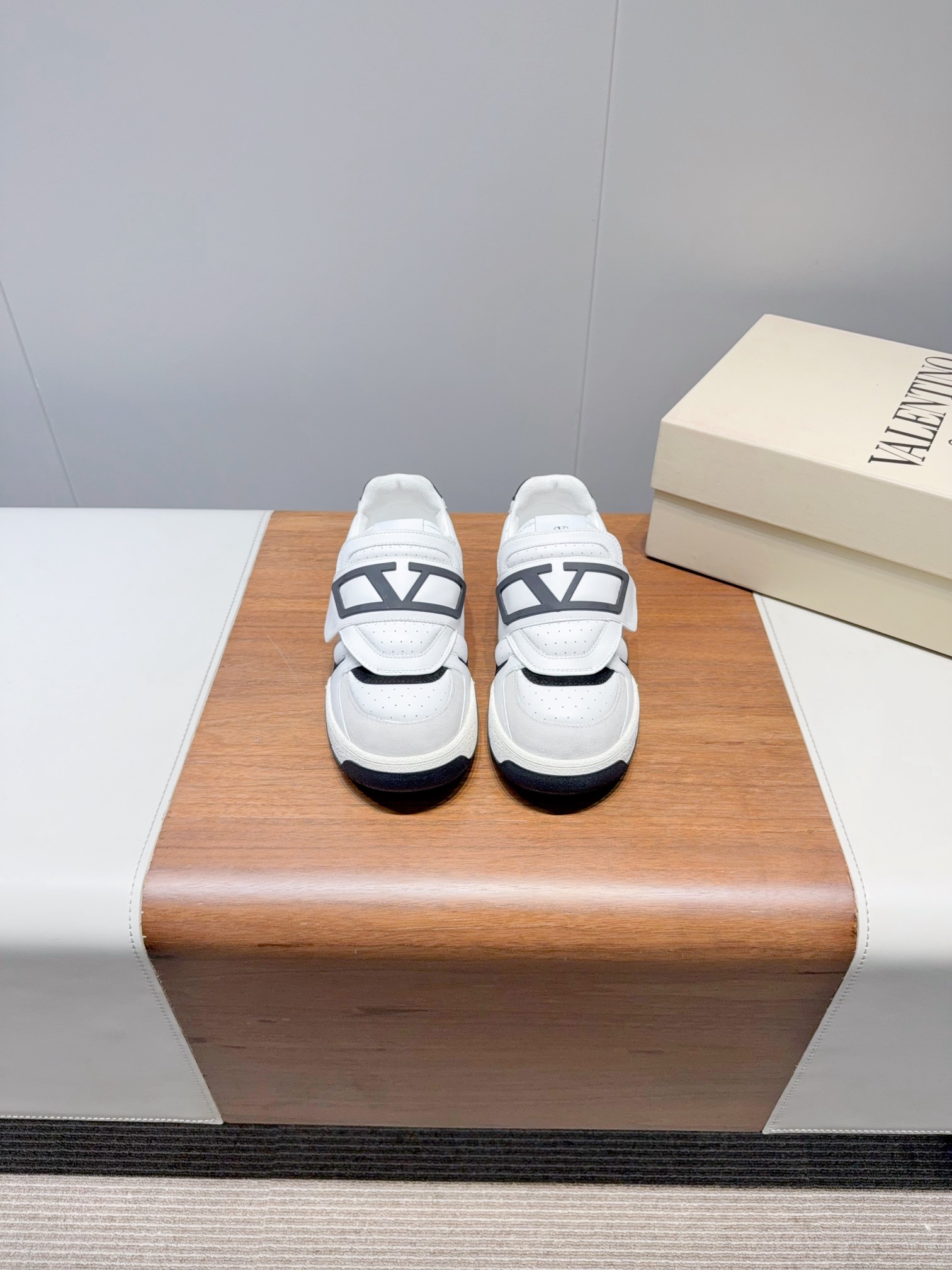 Valentin Certifies Luxurious 2025 Pairs of Sneakers for Sale: Top-Quality Design and Comfort. - 图片 2