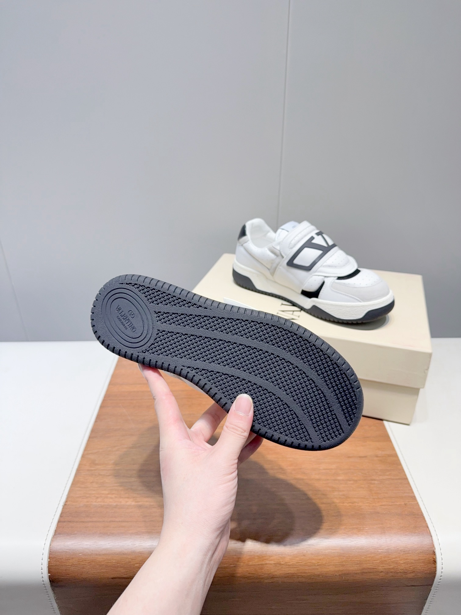 Valentin Certifies Luxurious 2025 Pairs of Sneakers for Sale: Top-Quality Design and Comfort. - 图片 8