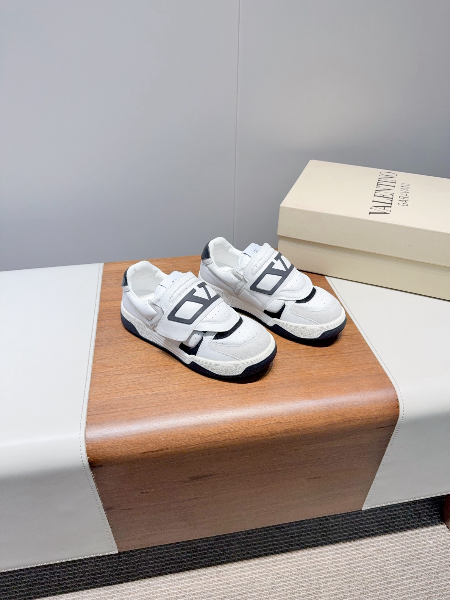 Valentin Certifies Luxurious 2025 Pairs of Sneakers for Sale: Top-Quality Design and Comfort. - 图片 4
